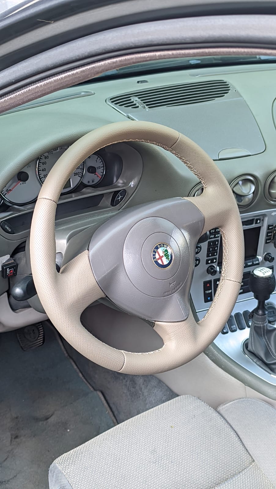Alfa Romeo Spark 147 (2000-2007) Araca Uyumlu Dikmeli Direksiyon Kılıfı 
