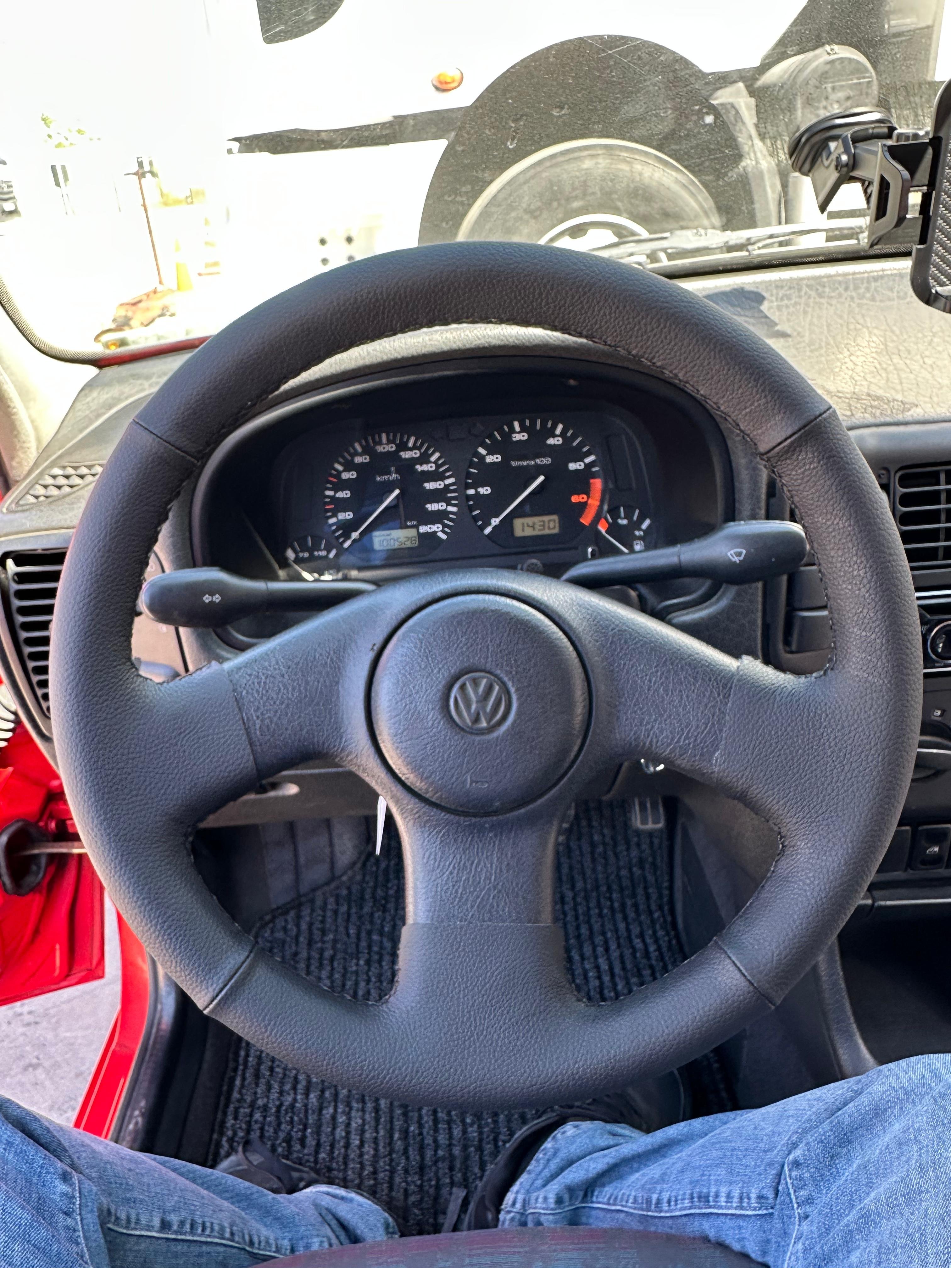 Volkswagen Polo 1998 Araca Uyumlu Dikmeli Direksiyon Kılıfı 