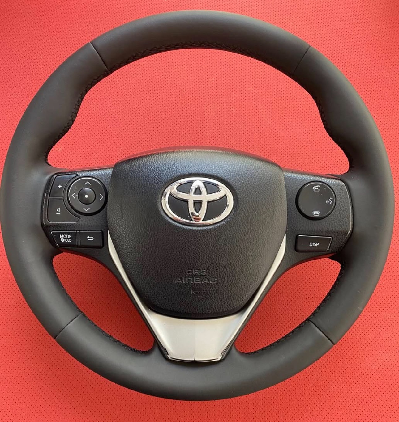 Toyota Corolla, Auris 2013-2018 Araca uyumlu Dikmeli Direksiyon Kılıfı 