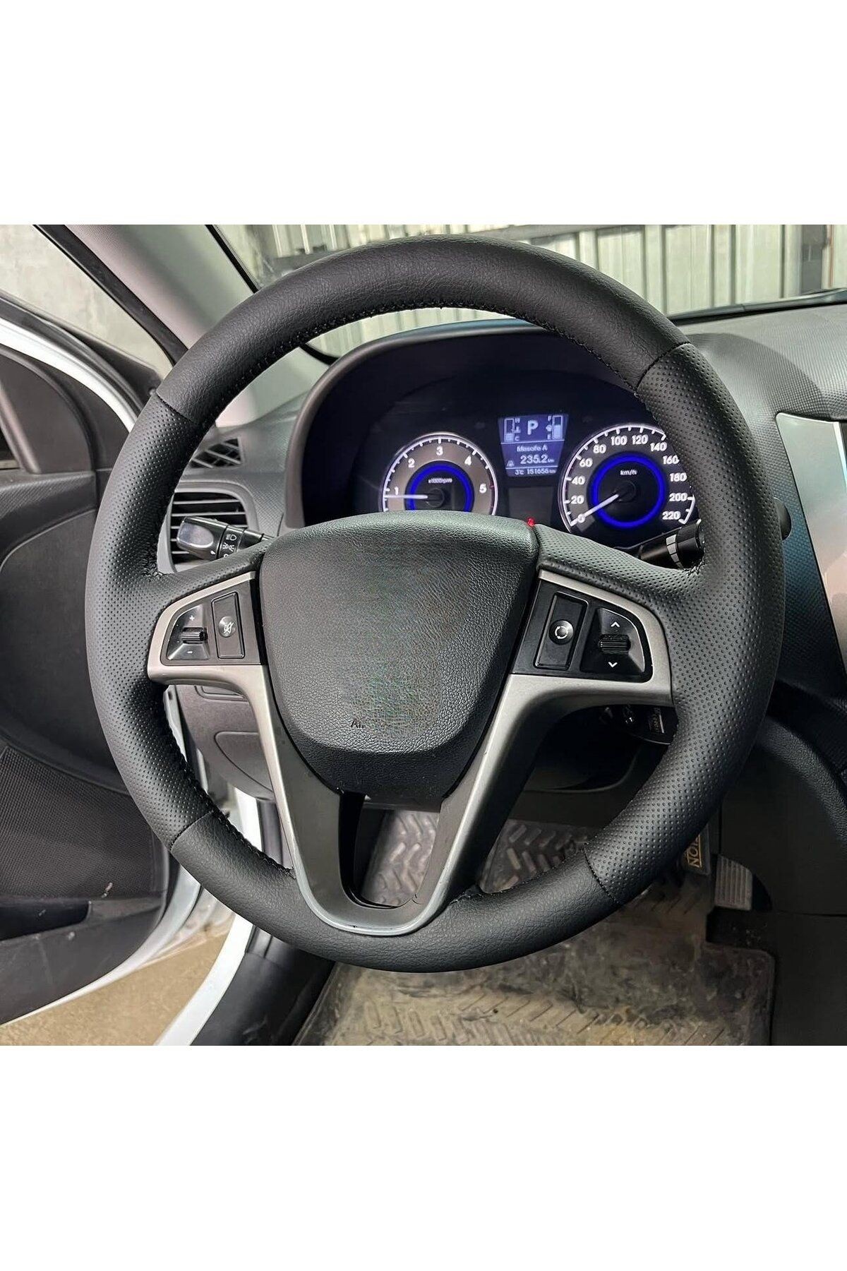 Hyundai Accent Blue 2010-2016 Noktalı-düz Model Araca Özel Direksiyon Kılıfı(AÇIKLAMAYI OKUYUNUZ)