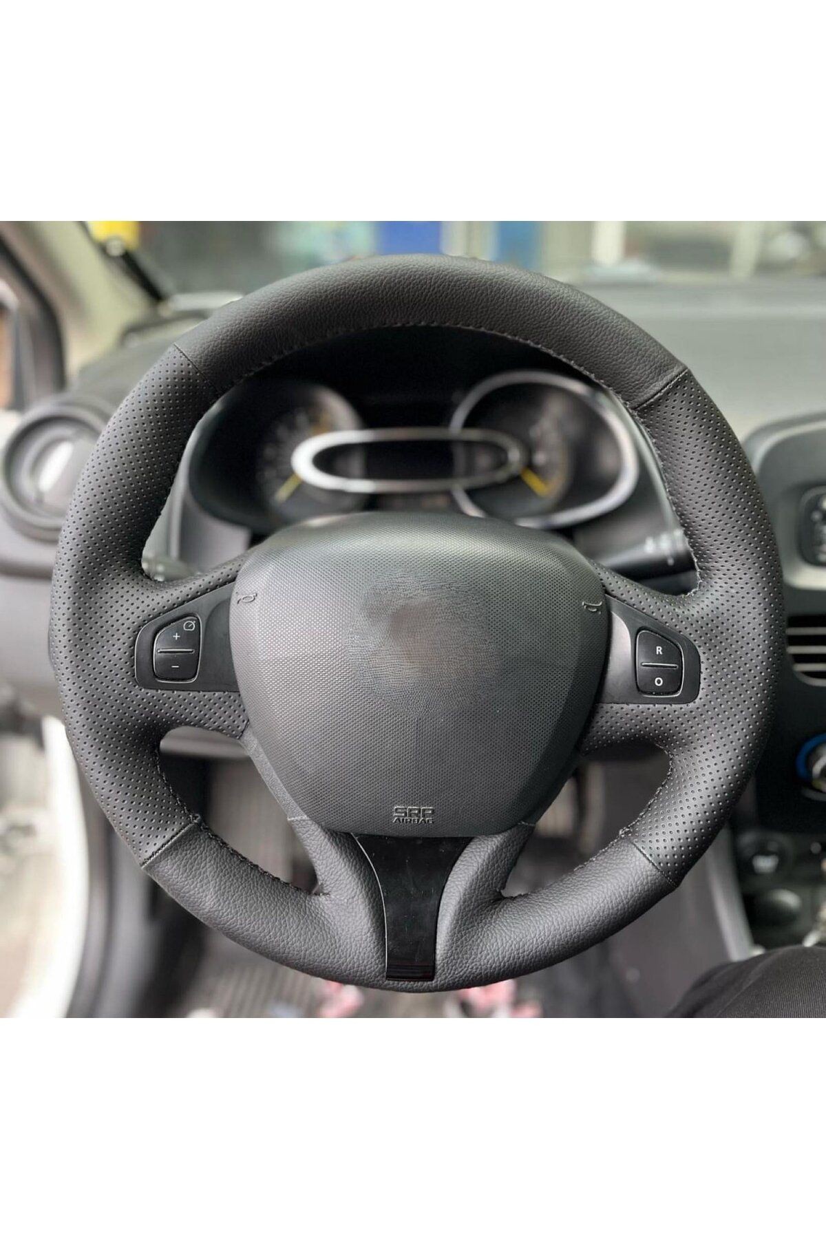 Renault Clio 4 2013 Faz 1 Joy Paket Uyumlu - Spor Desen Direksiyon Kılıfı(AÇIKLAMAYI OKUYUNZ)