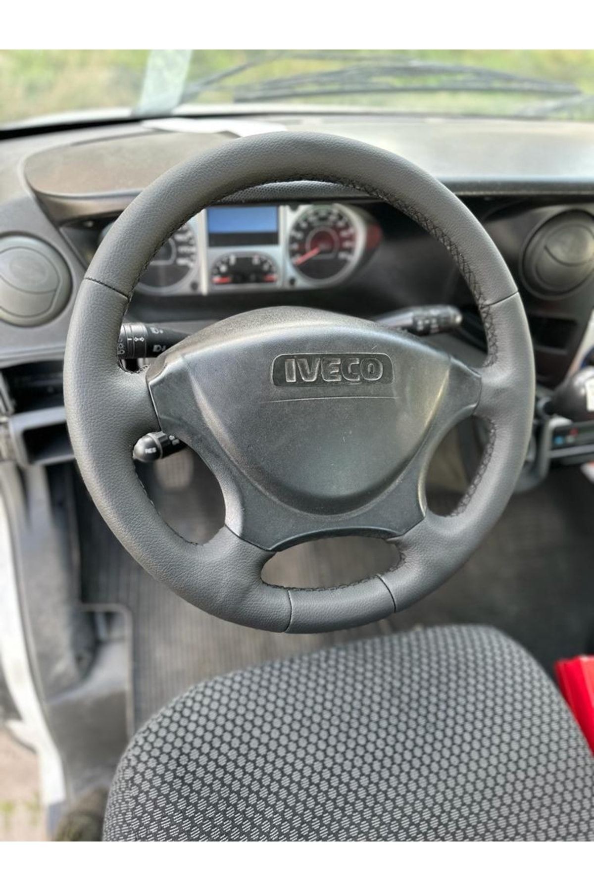 Iveco Dailly Araca Özel Direksiyon Kılıfı Ithal Düz (torpido Desen) Deri Model