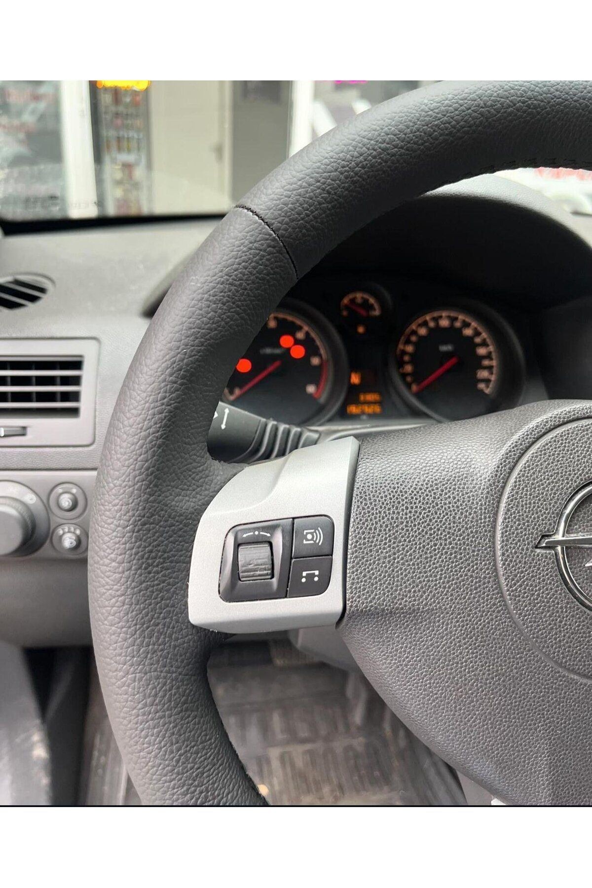 OPEL ASTRA H ARACA ÖZEL DİKMELİ DİREKSİYON KILIFI DÜZ SİYAH (AÇIKLAMAYI OKUYUNUZ)