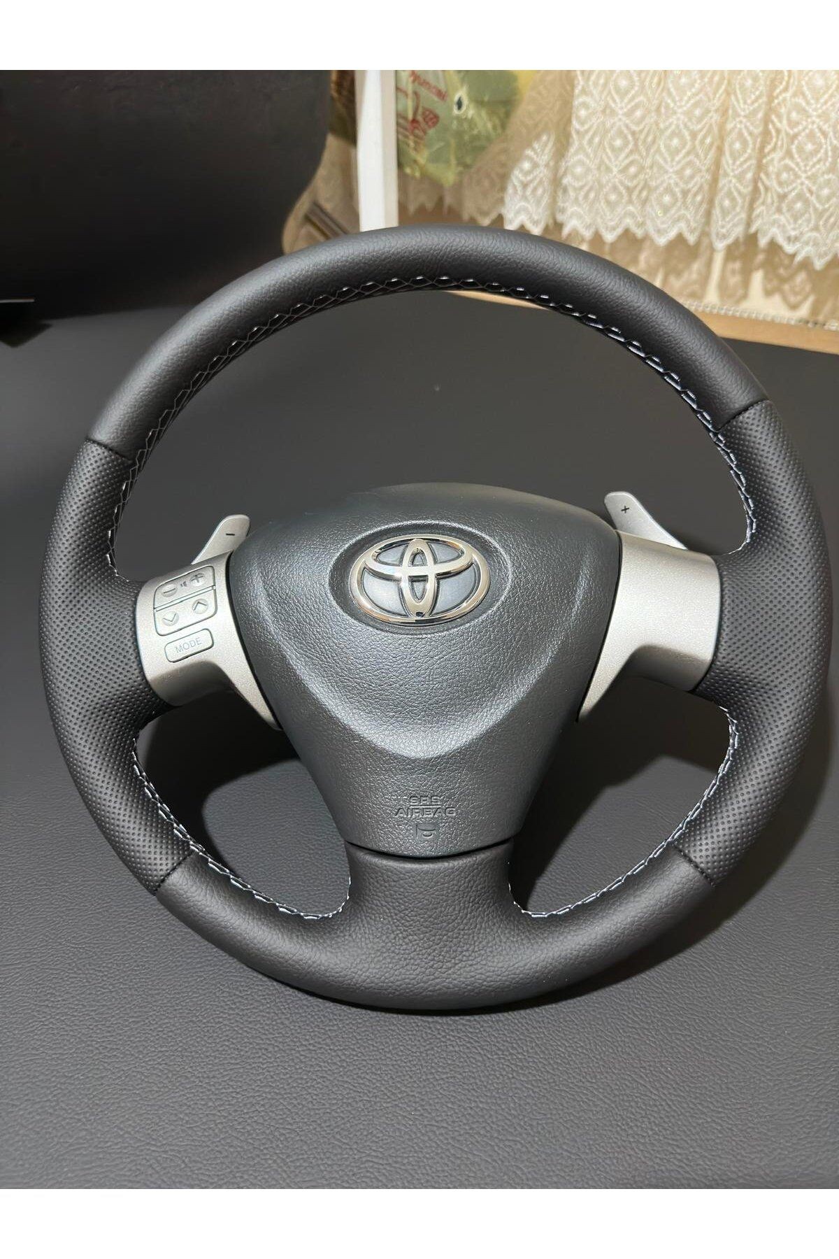 TOYOTA Auris (2006-2010) ARACA ÖZEL DİREKSİYON KILIFI (SPOR GRİ İPLİ)