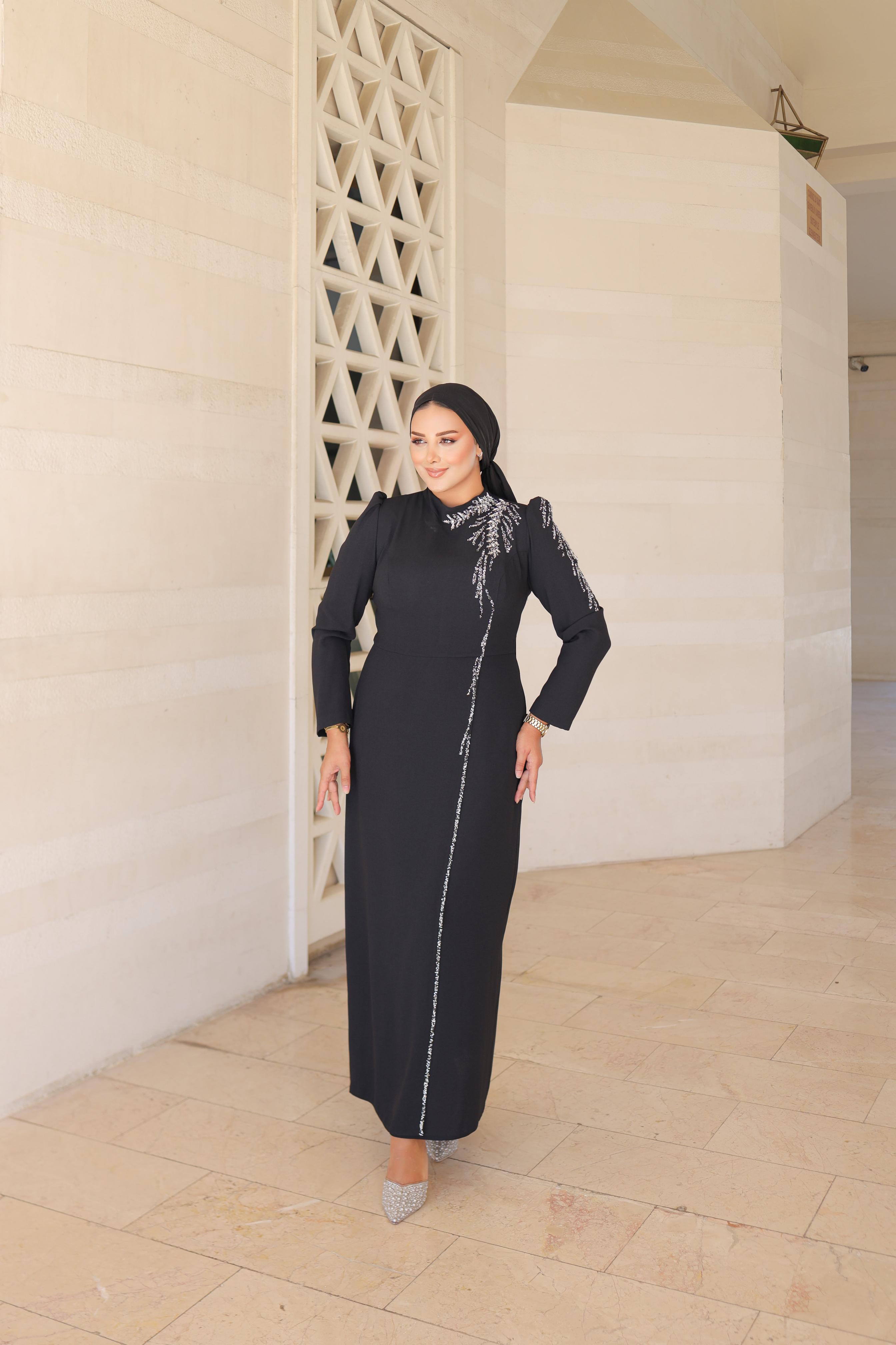 Stone-Embroidered Plus Size Crepe Dress 8287 - Black