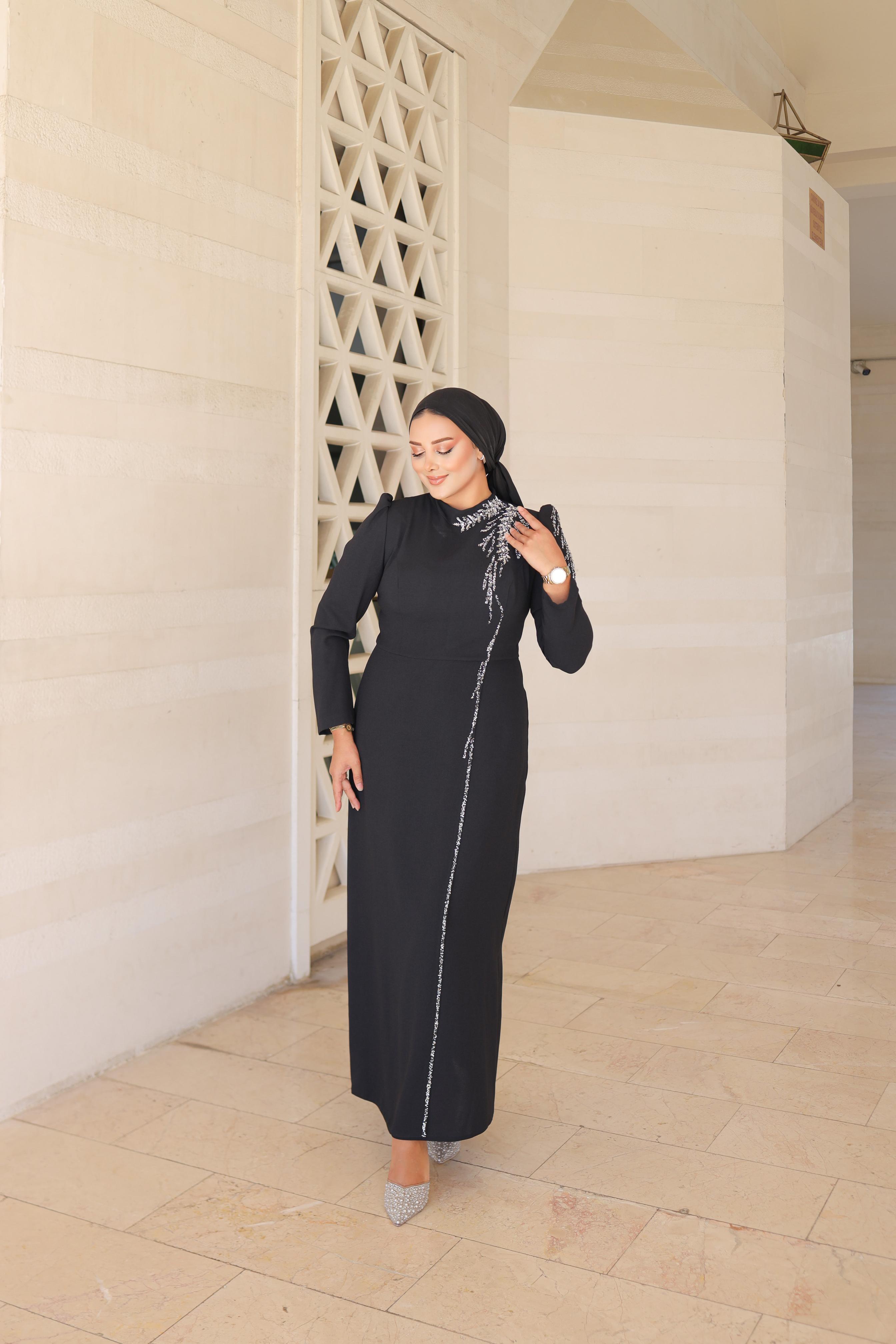 Stone-Embroidered Plus Size Crepe Dress 8287 - Black