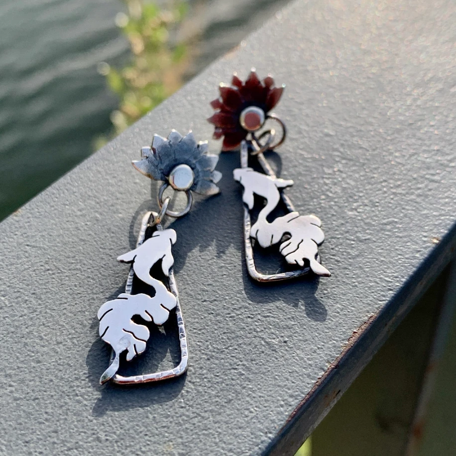 Koi Balığı & Lotus Çiçeği Gümüş Küpe