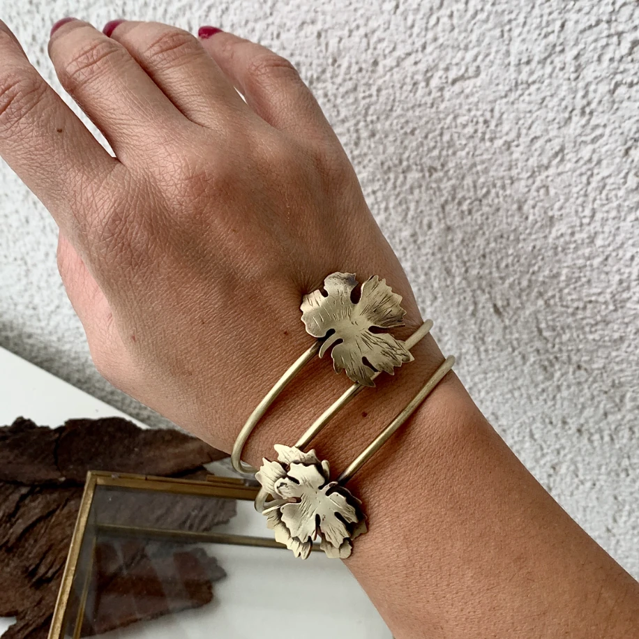 Asma Yaprağı Kol Aksesuarı