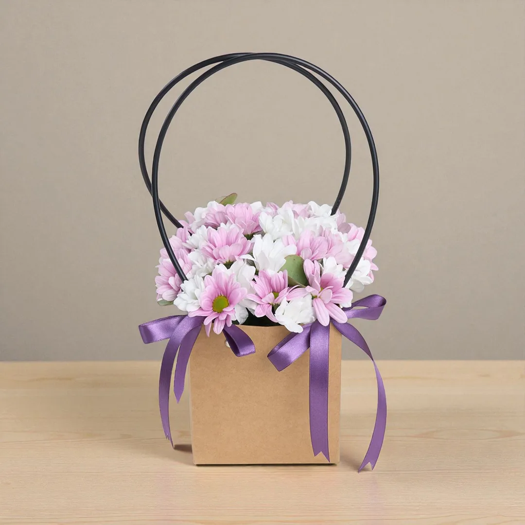 Kraft Taşıma Çantasında Pembe & Beyaz Papatyalar