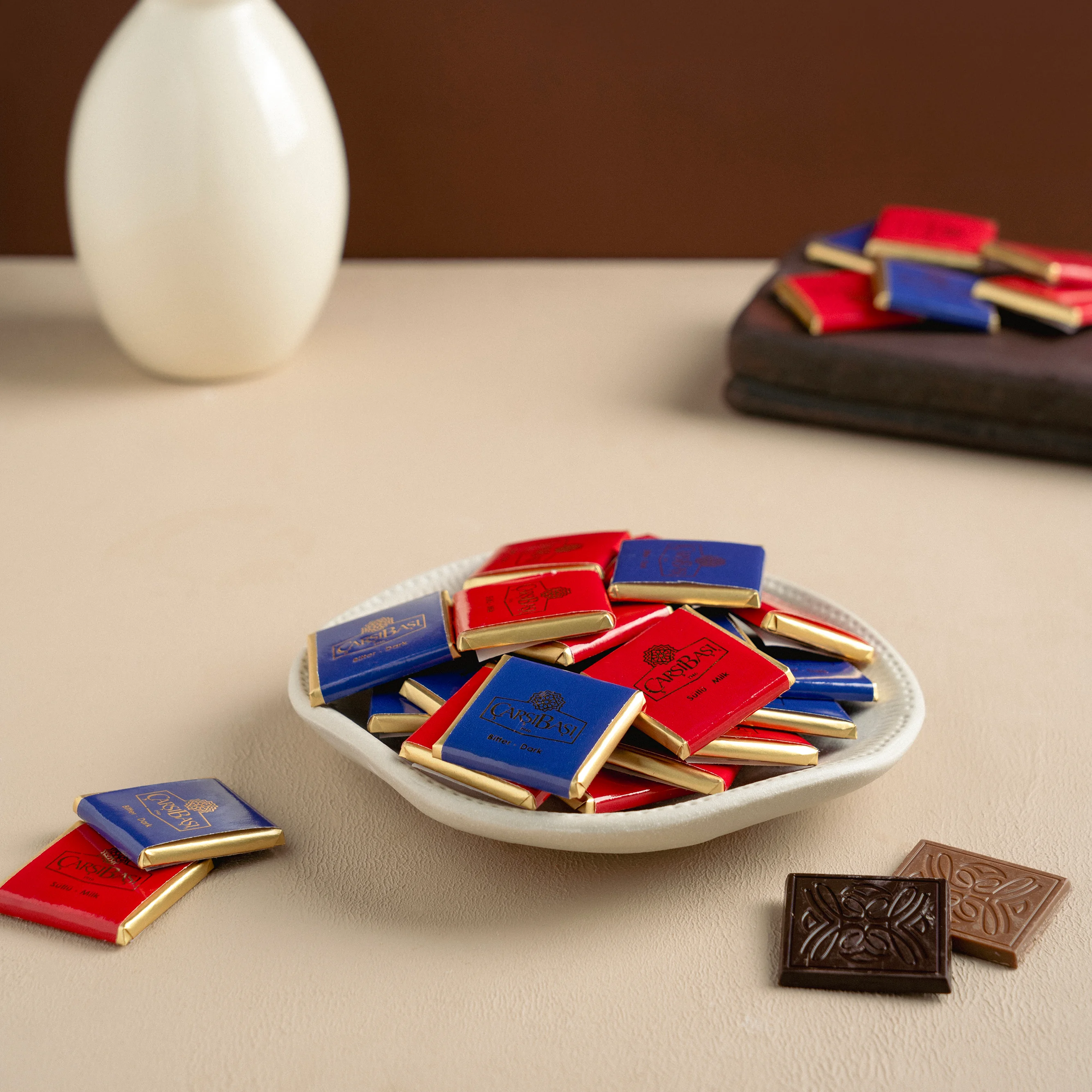 Madlen Sütlü-Bitter Karışık Çikolata