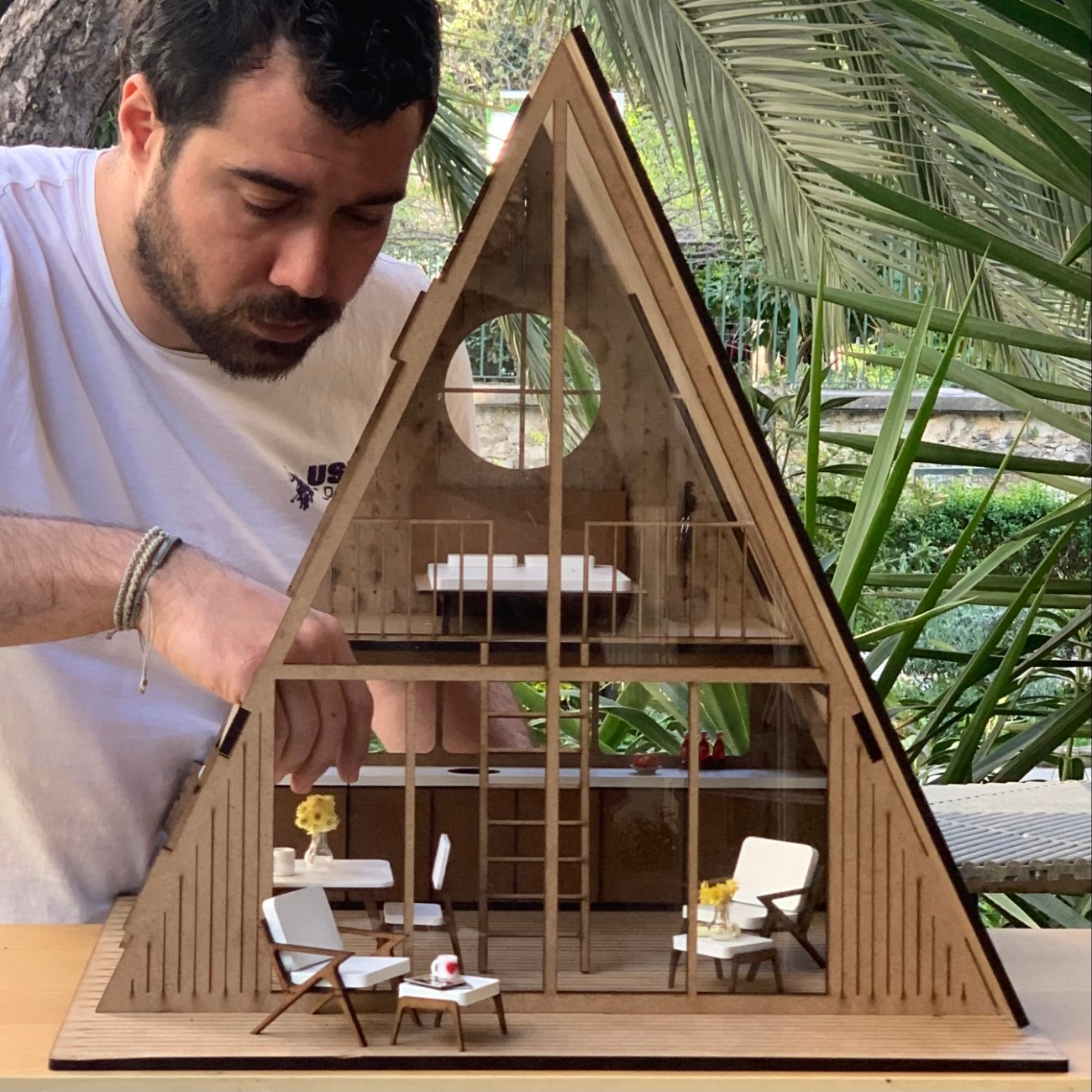 Mobilyalı Ahşap Oyun Evi - Yetişkinler İçin 1:12 Ölçek Modern Dollhouse