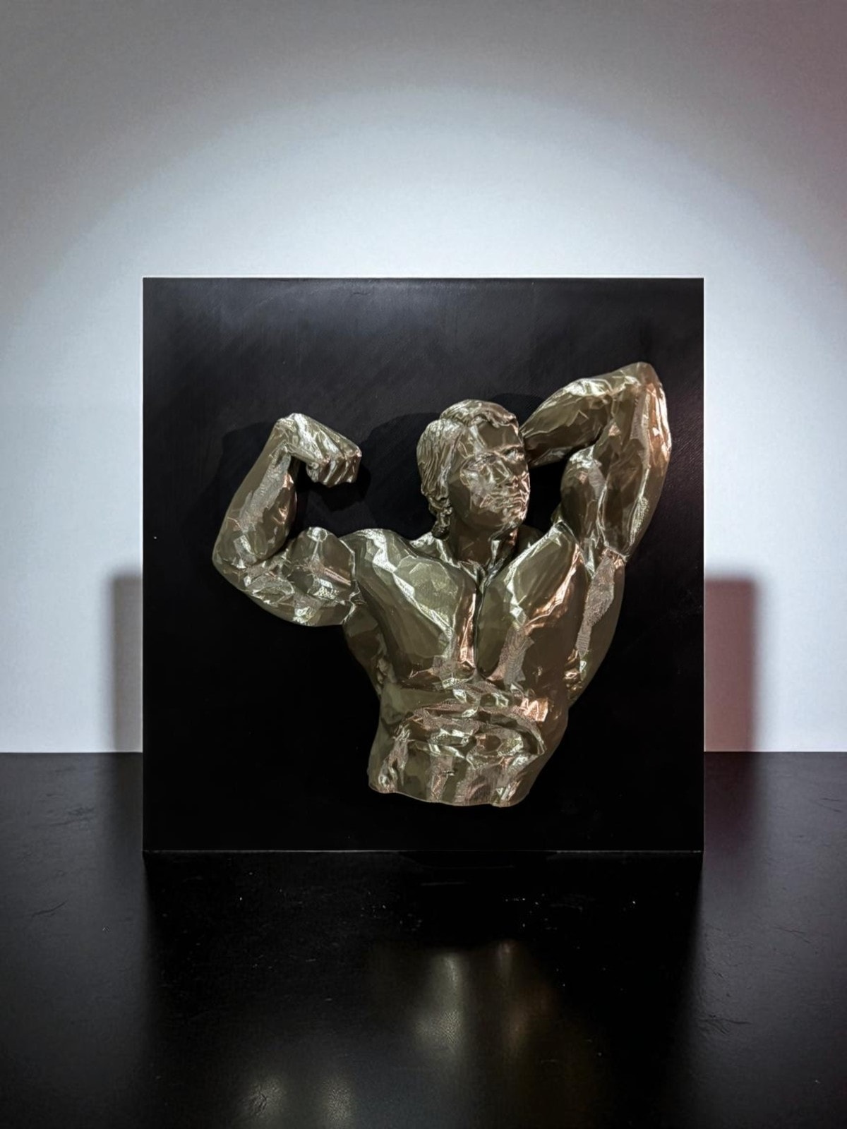 3D Dekoratif Vücut Geliştirme Heykel Tablosu (Arnold Stil)