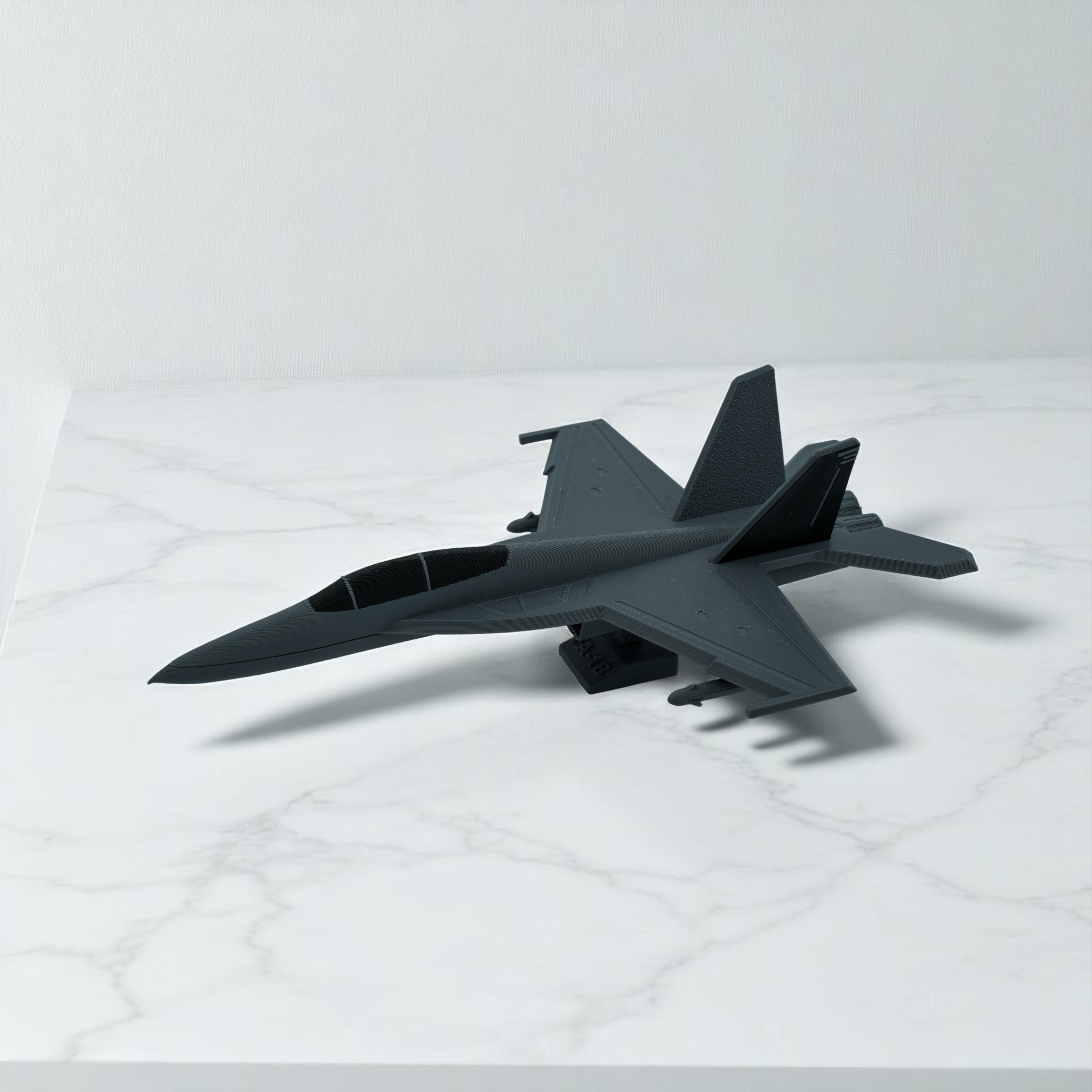  F-18 Jet Uçak Maketi – 3D Baskı Savaş Uçağı Figürü (20 cm)