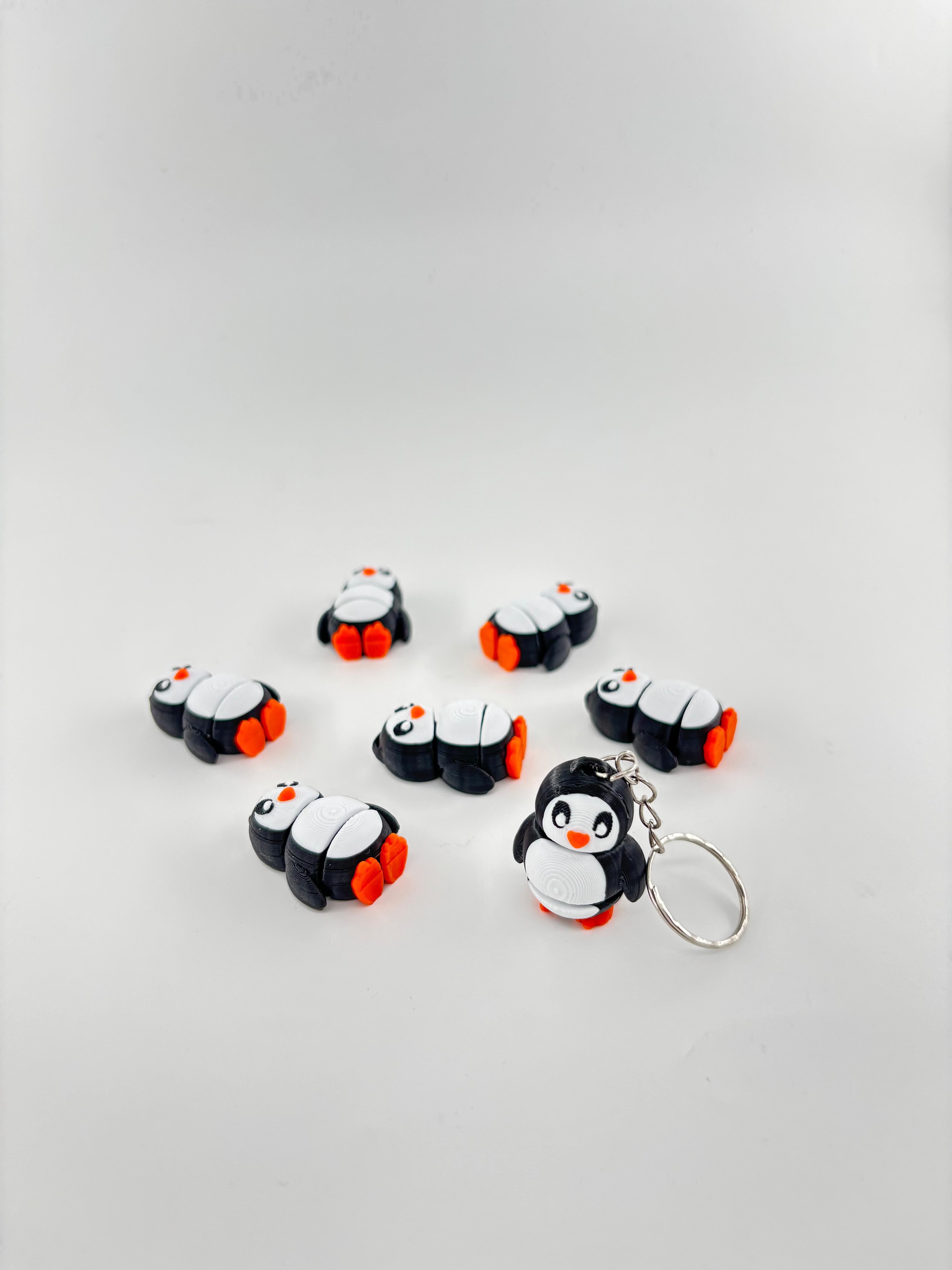 Flexi Penguen Anahtarlık – Hareketli Renkli Model