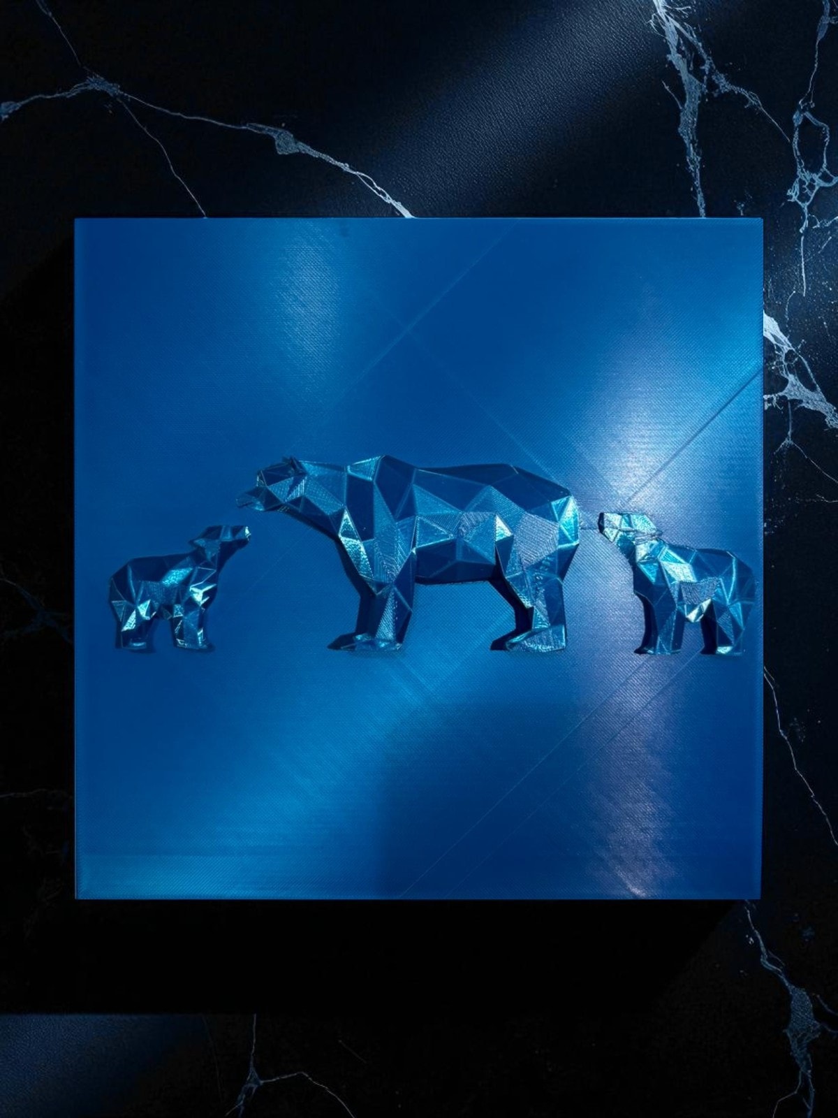 3D Poligonal Ayı Ailesi Duvar Tablosu – Mavi