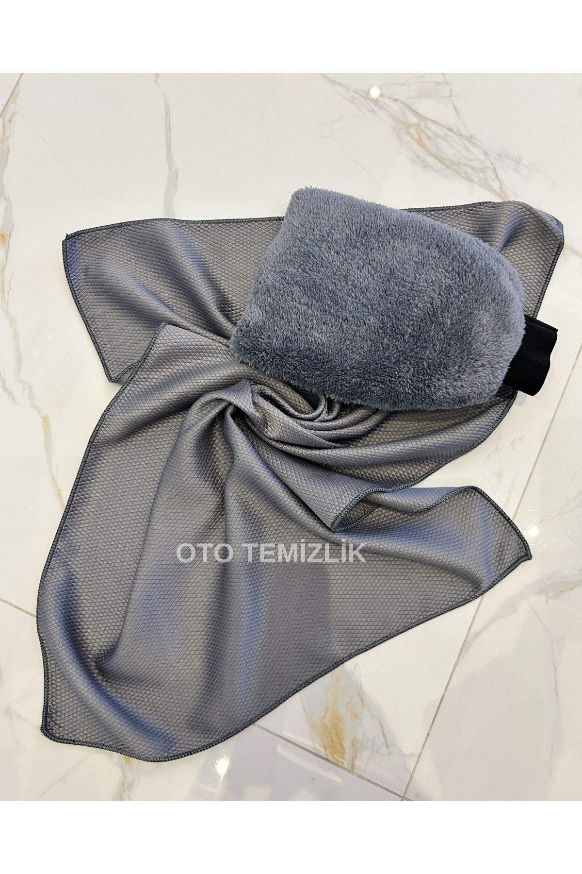 Oto Yıkama Seti: Mikrofiber Araba Yıkama Eldiveni Ve Mikrofiber Cam Bezi 50x70cm