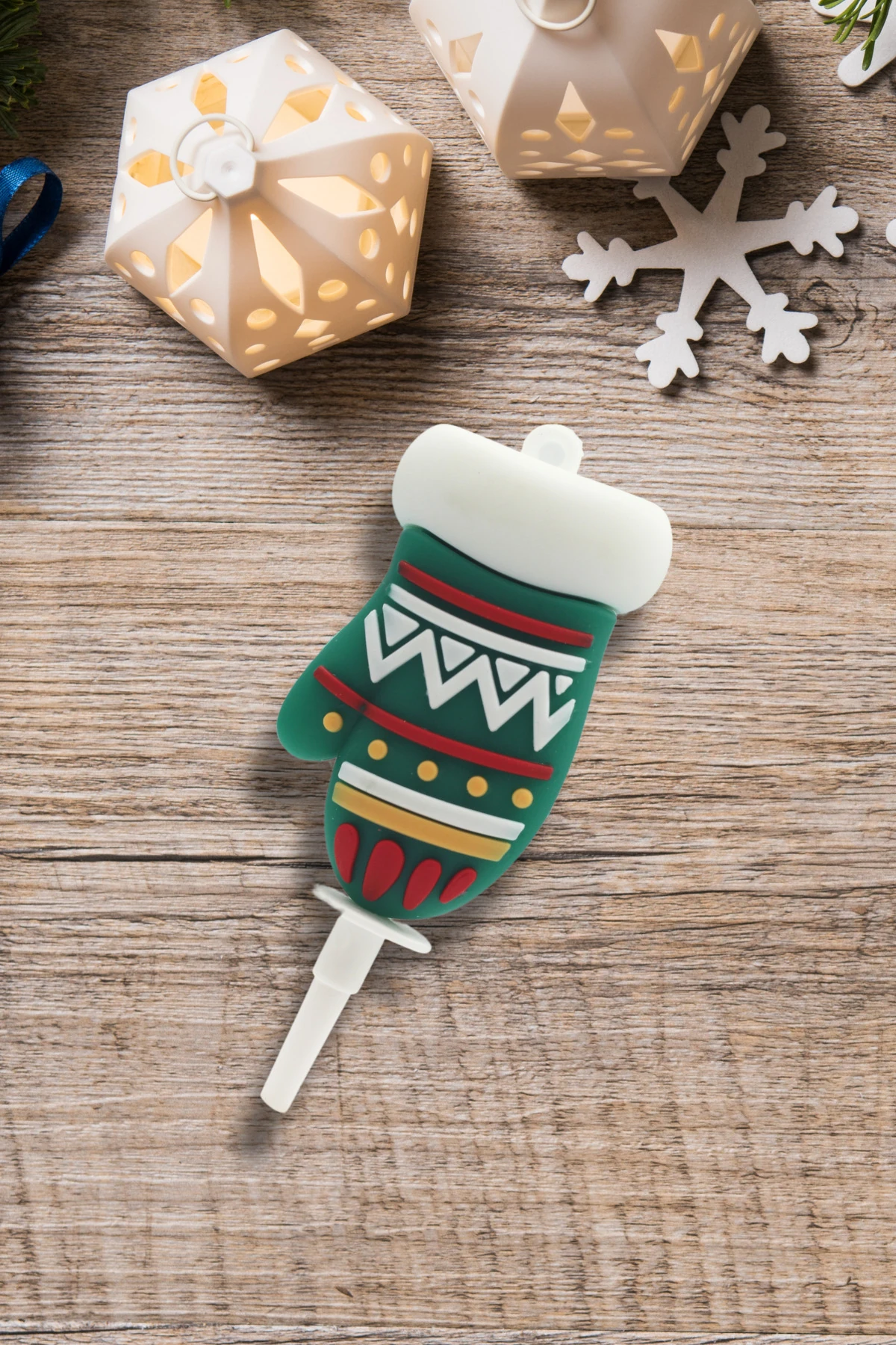 Dekoratif Silikon Pasta Üstü Yılbaşı Süsü 4 Adet Eldiven (Anahtarlık)