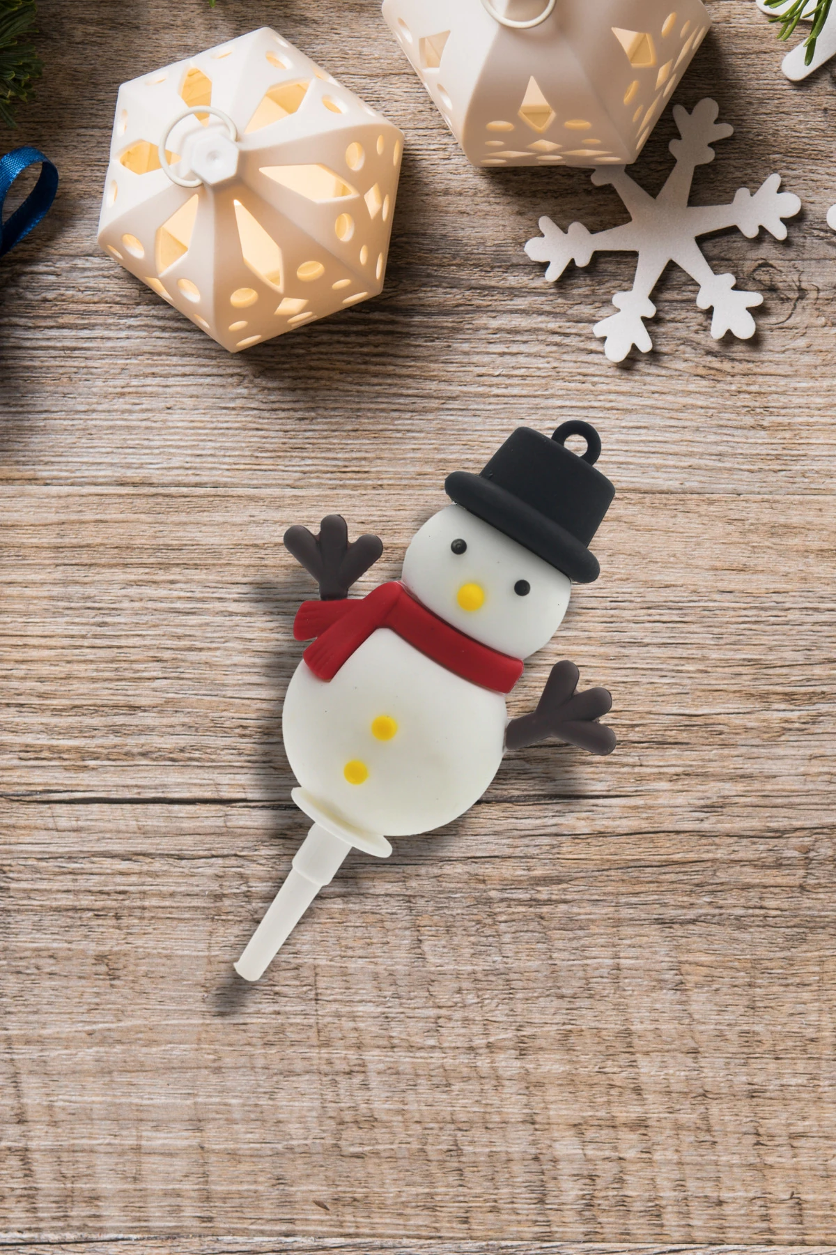 Dekoratif Silikon Pasta Üstü Yılbaşı Süsü 1 Adet Kardan Adam (Anahtarlık)