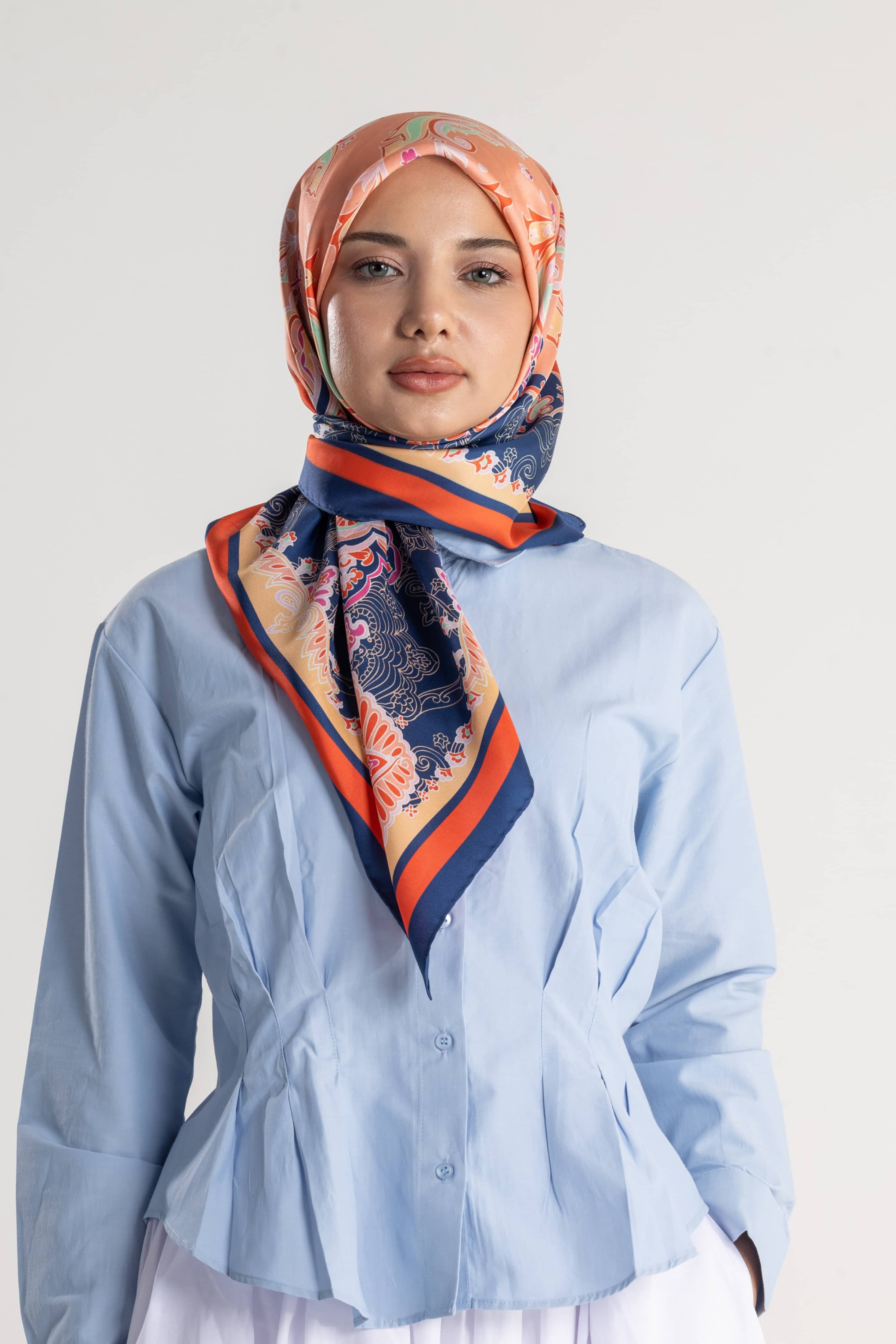 Solmera Desen Twill İpek Eşarp