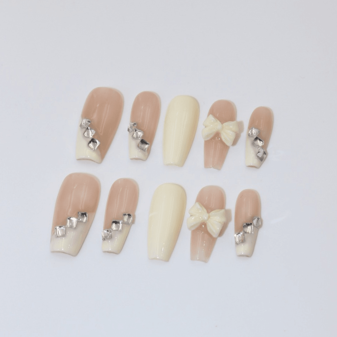 Cream Chic Takma Tırnak Seti & Aksesuarı