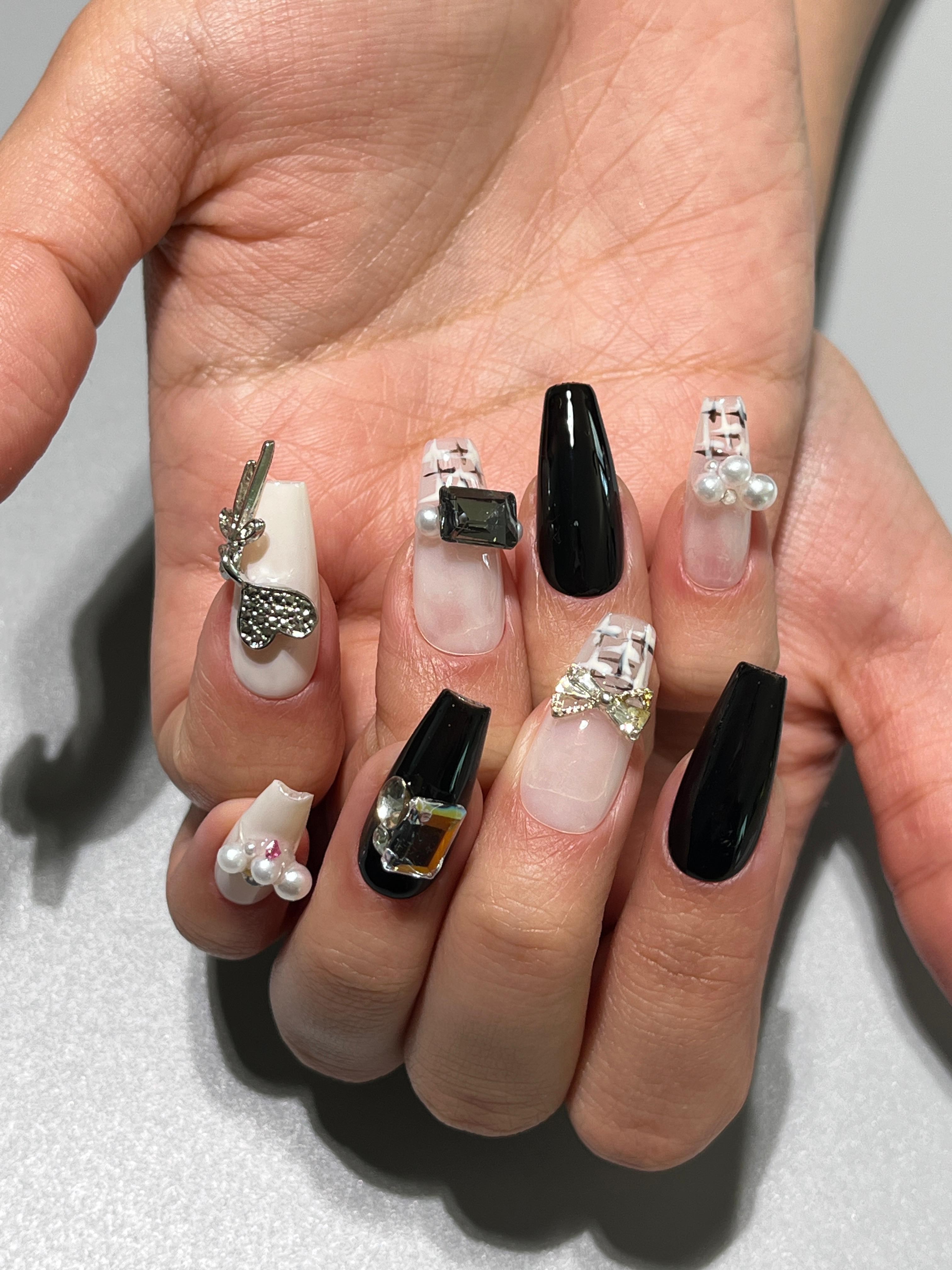 Edgy Elegance Takma Tırnak Seti & Aksesuarı