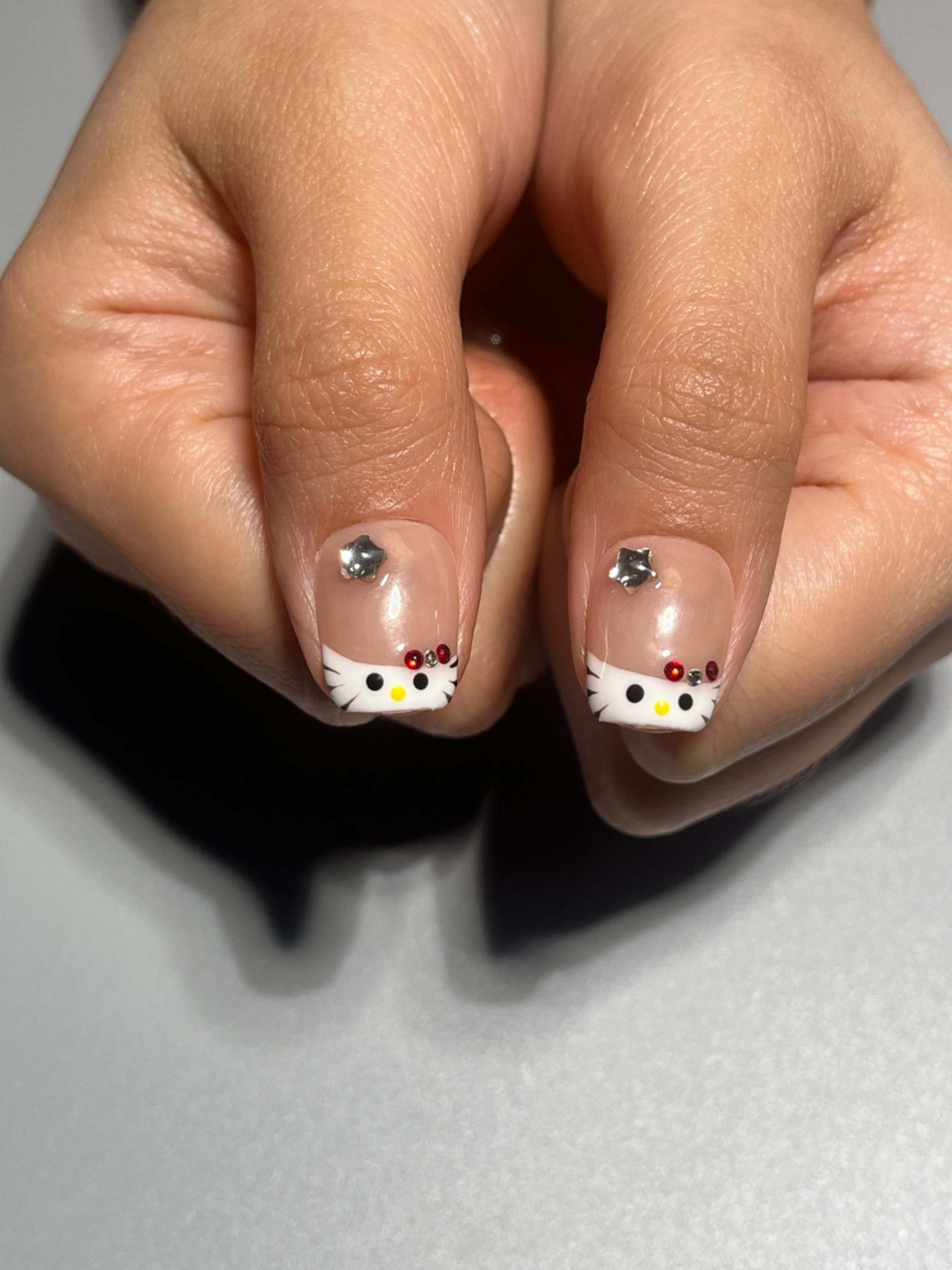 108 Hello Kitty Renkli French Taş Takma Tırnak
