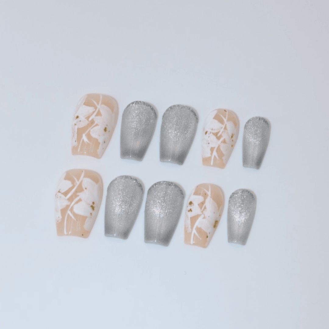 Petal Shimmer Takma Tırnak