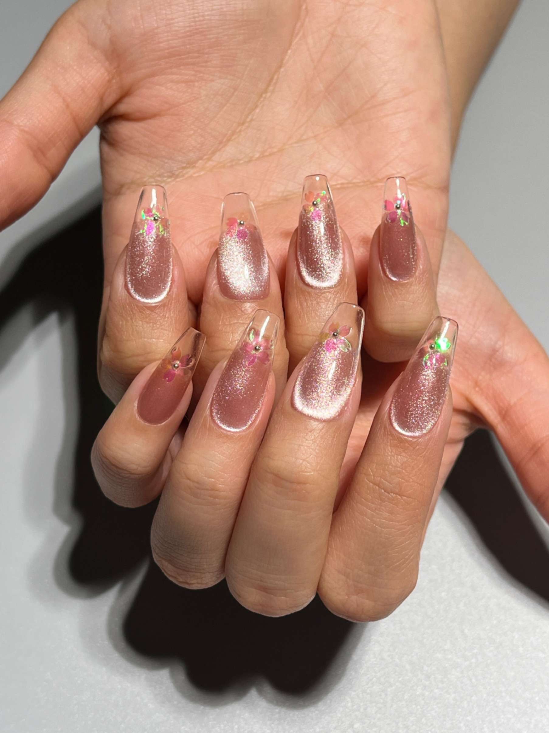 244 Şeffaf Pembe Kedi Gözü Çiçekli Takma Tırnak