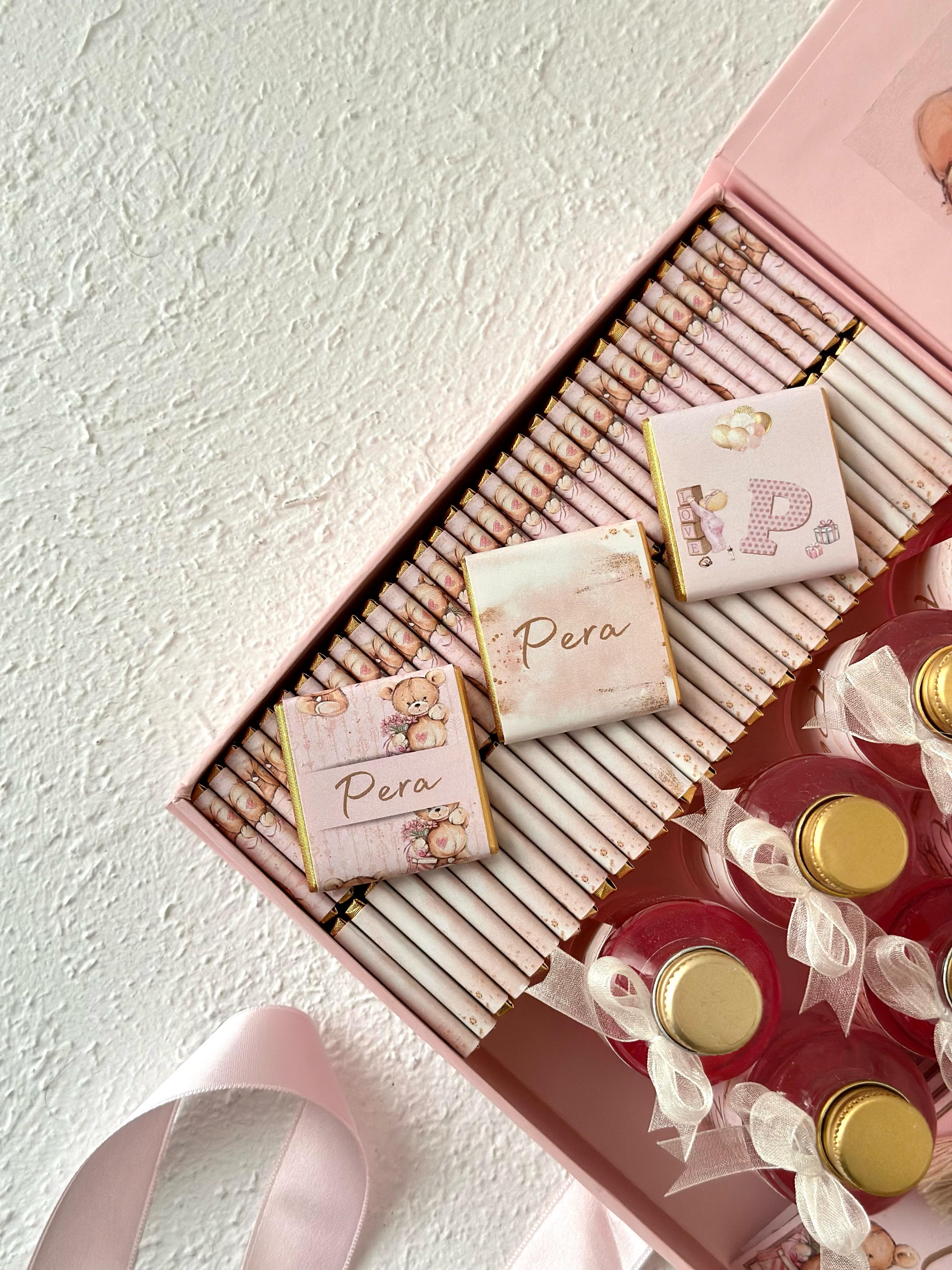 Kişiye Özel Dikdörtgen Kurdeleli Çikolata Kutusu - Küçük Mucizeler