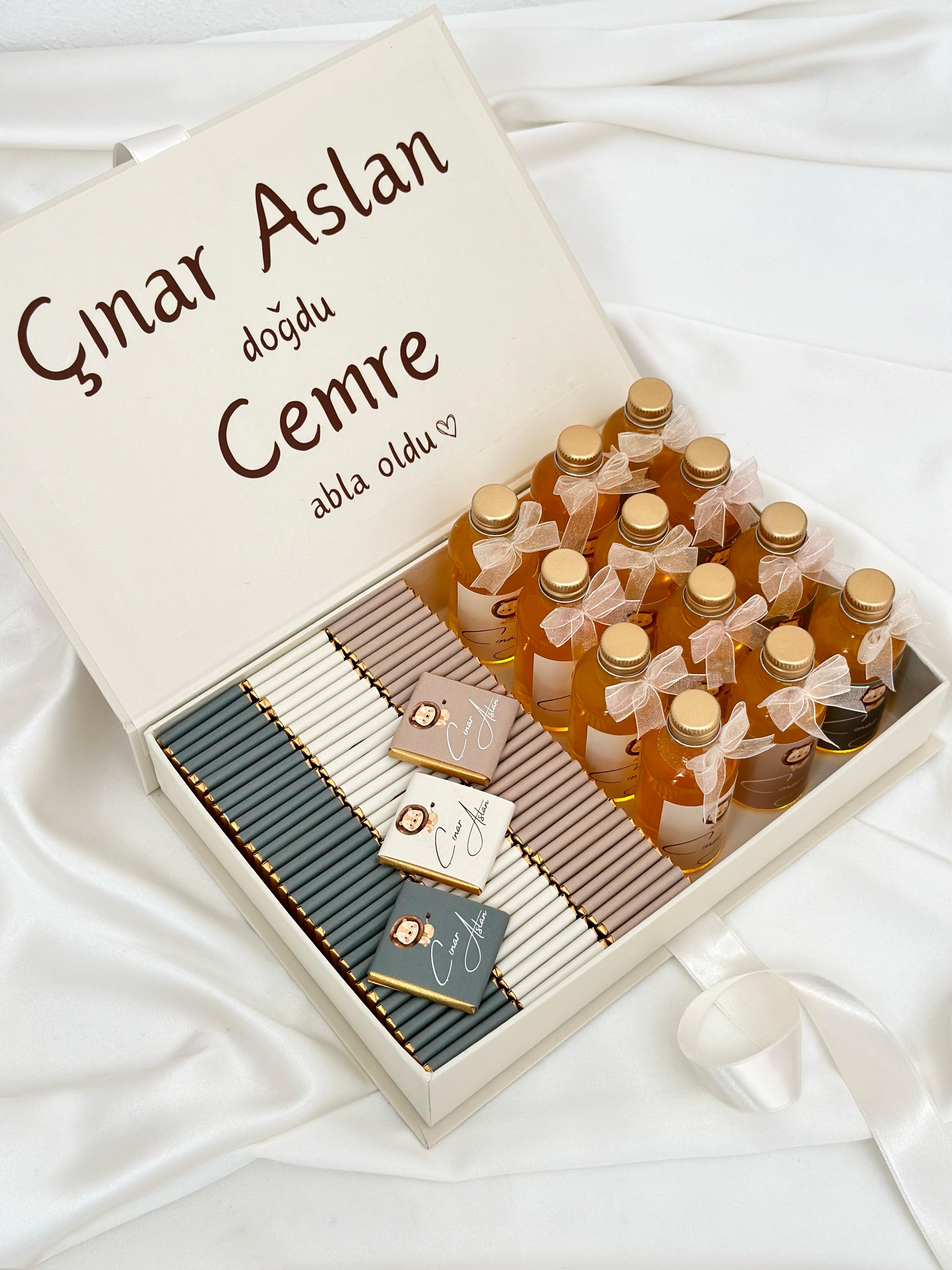 Kişiye Özel Dikdörtgen Kurdeleli Çikolata Kutusu - Bulutların Üstünde