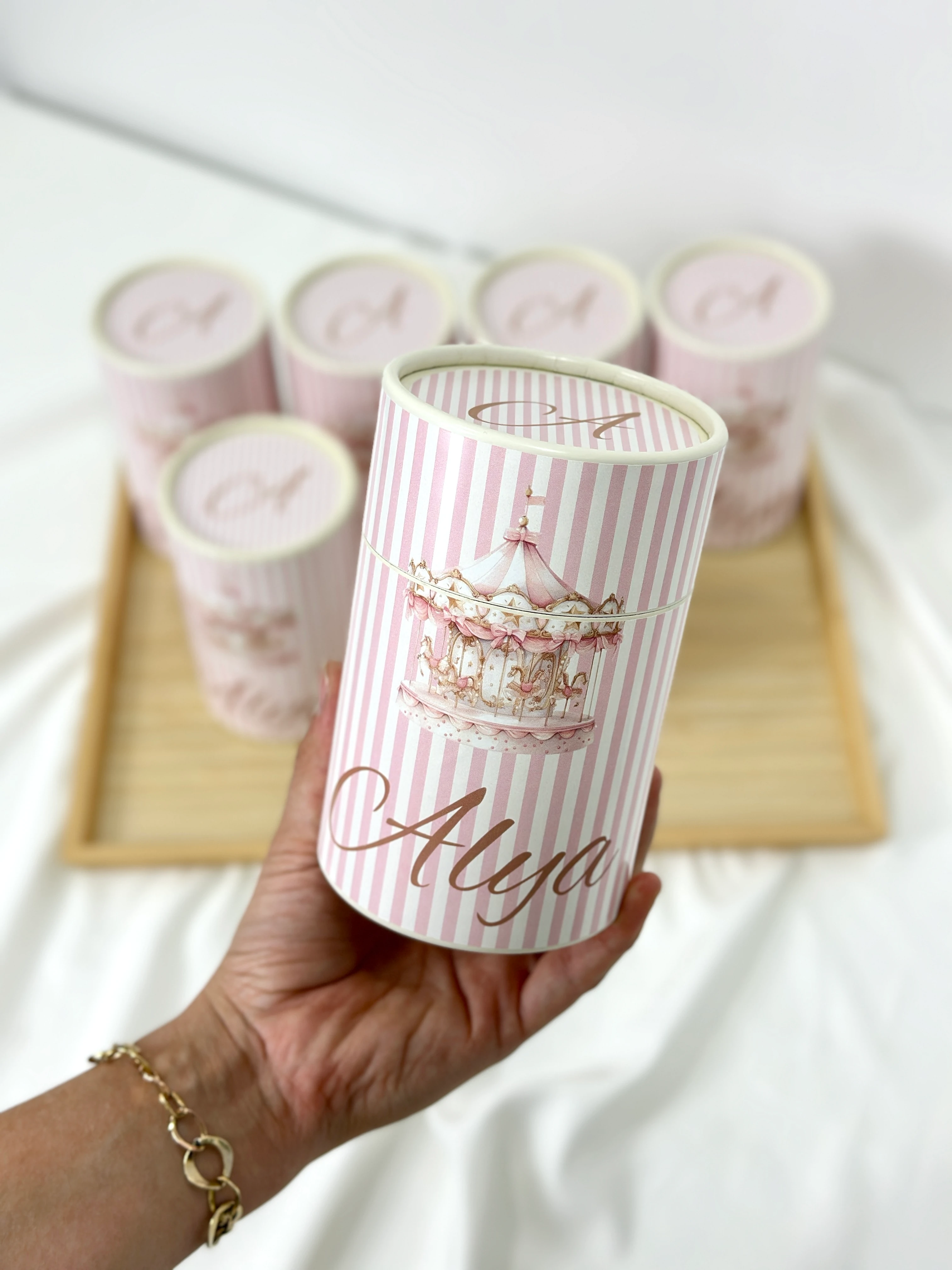 Silindir Kutu Hediyelik Atlı Karınca Temalı 