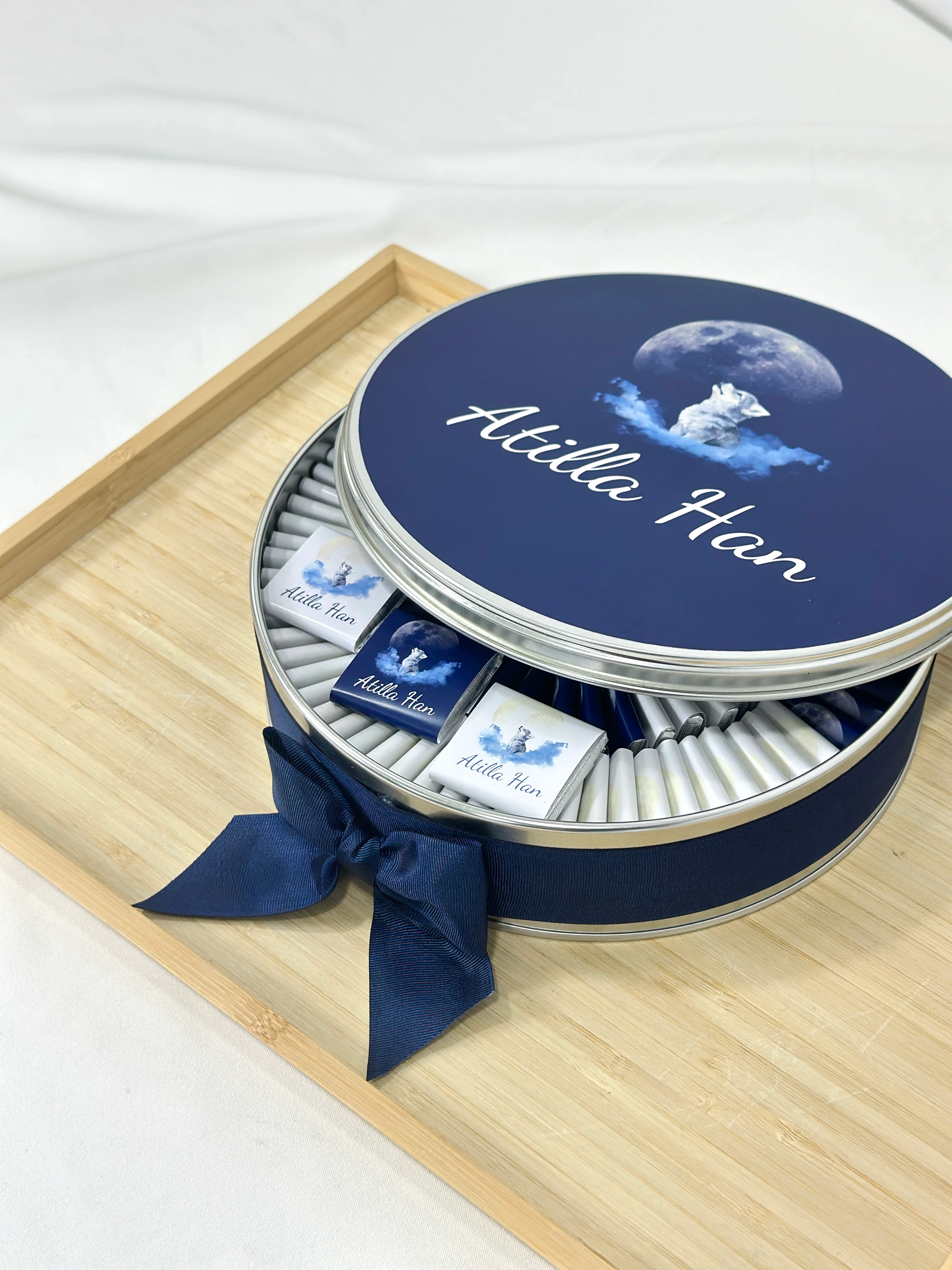 Yuvarlak Kutuda Bebek Çikolatası