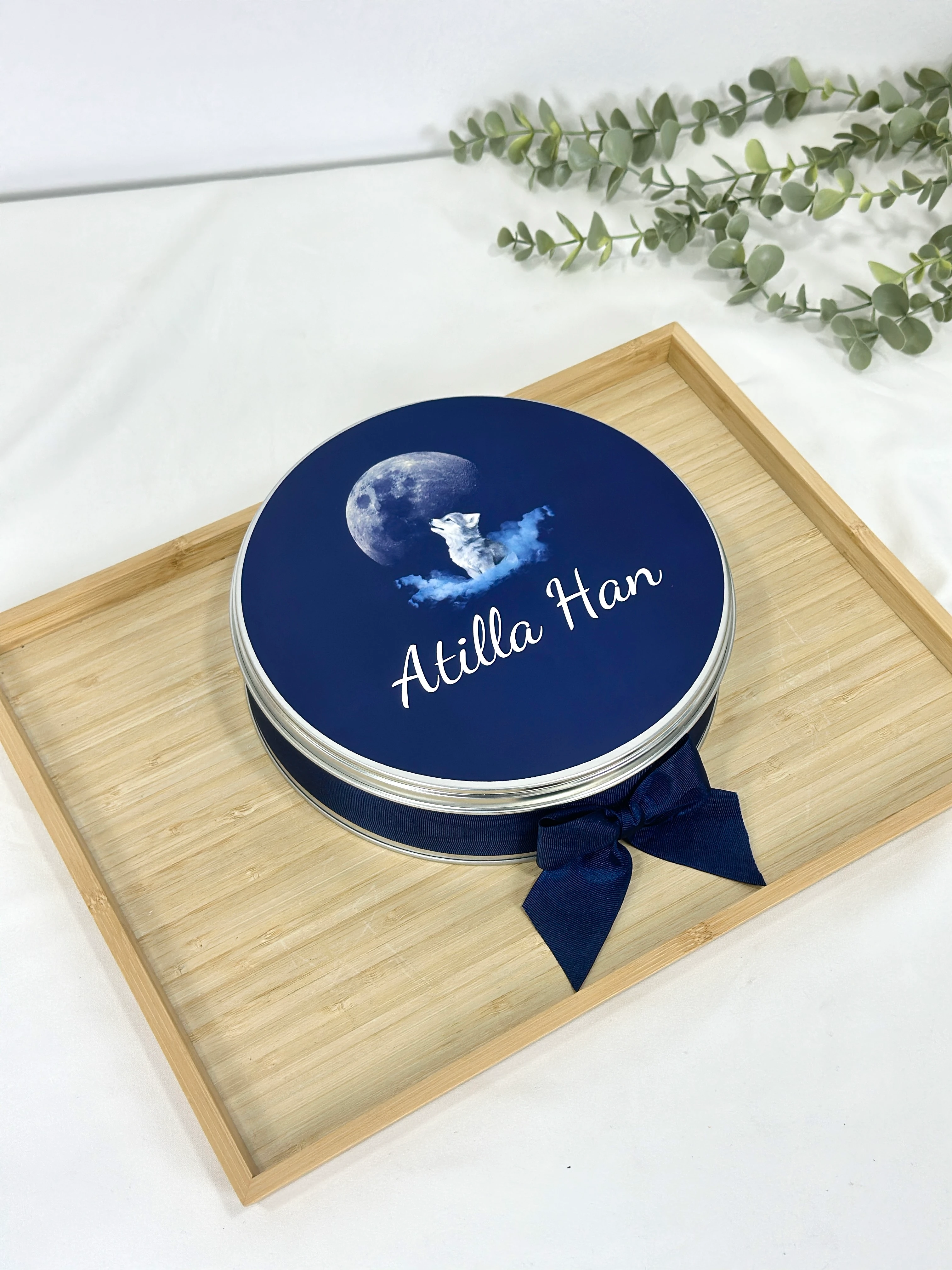 Yuvarlak Kutuda Bebek Çikolatası