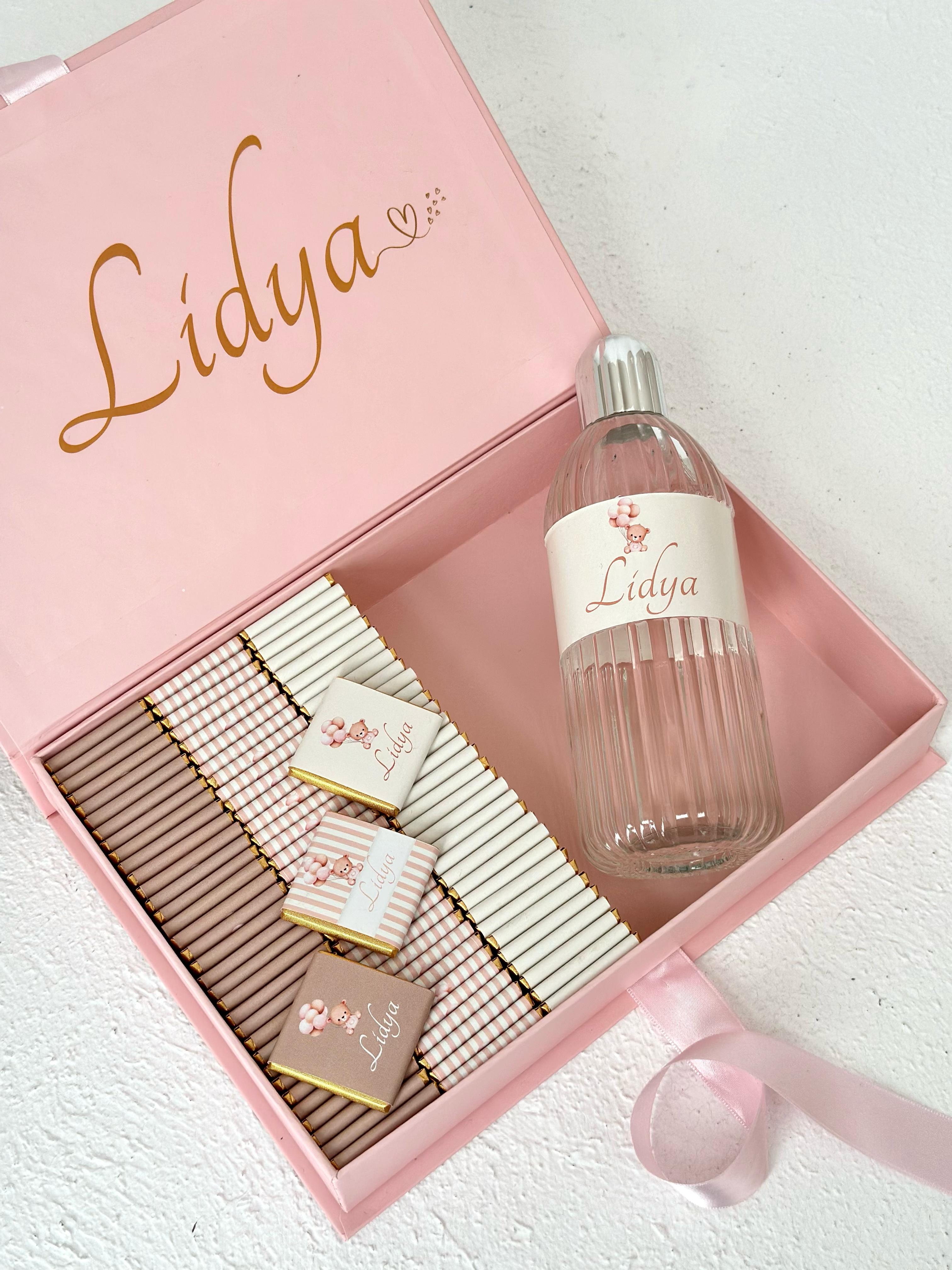 Kişiye Özel Dikdörtgen Kurdeleli Çikolata Kutusu - Neşe Dolu