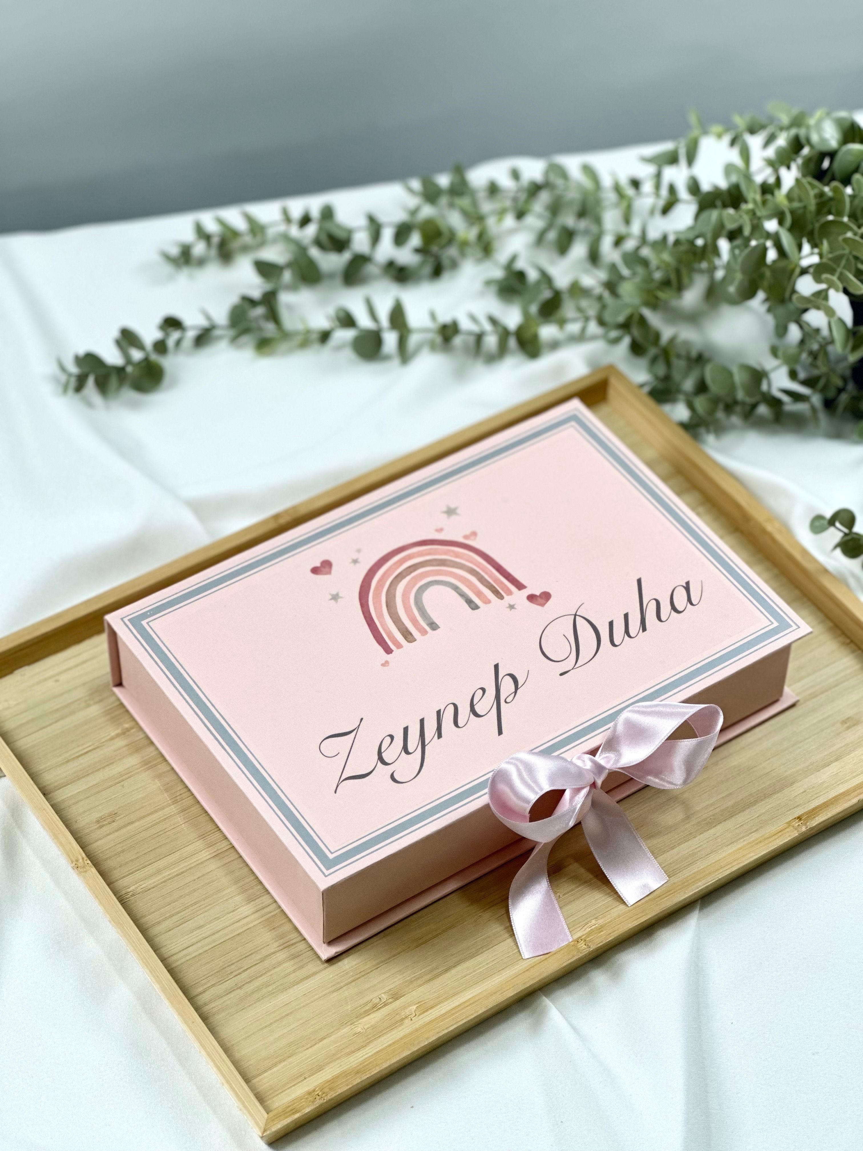Dikdörtgen Kitap Kutuda Bebek Çikolatası