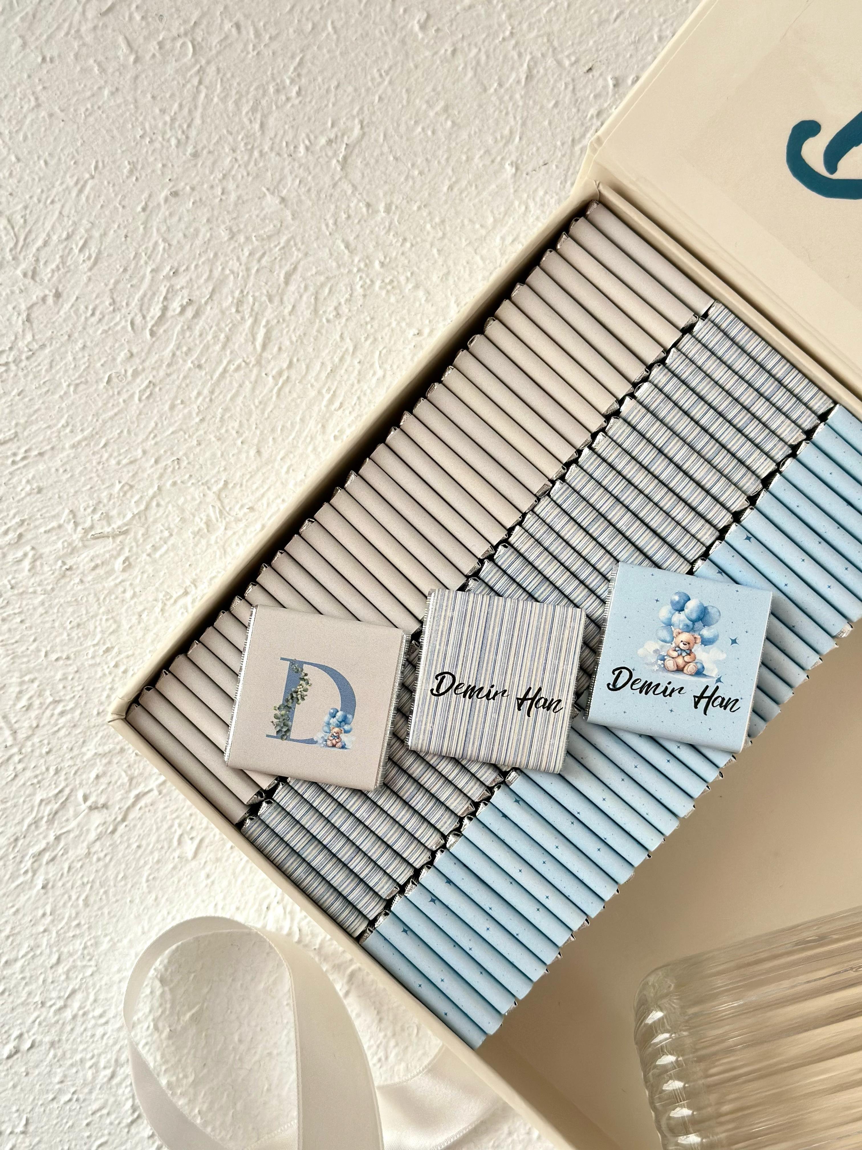 Kişiye Özel Dikdörtgen Kurdeleli Çikolata Kutusu - Teddy Charm Collection
