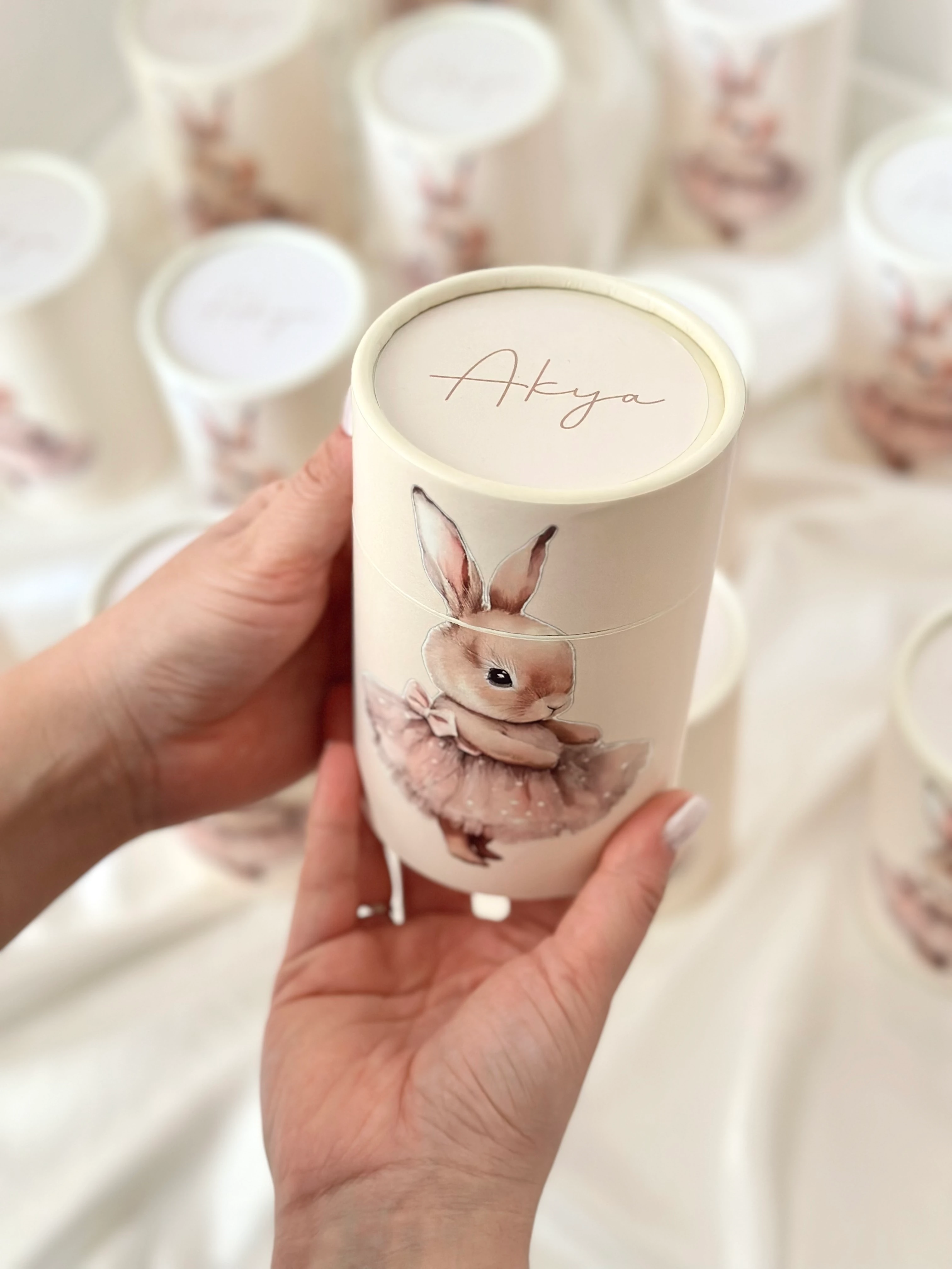 Silindir Kutu Hediyelik Tavşan Temalı