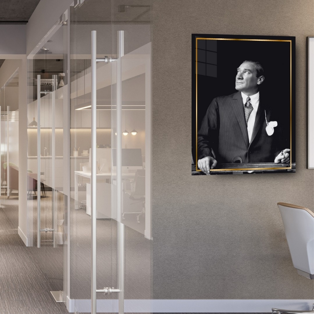 Atatürk Cam Tablo | Siyah Beyaz Gold Detaylı Modern Atatürk Tablosu