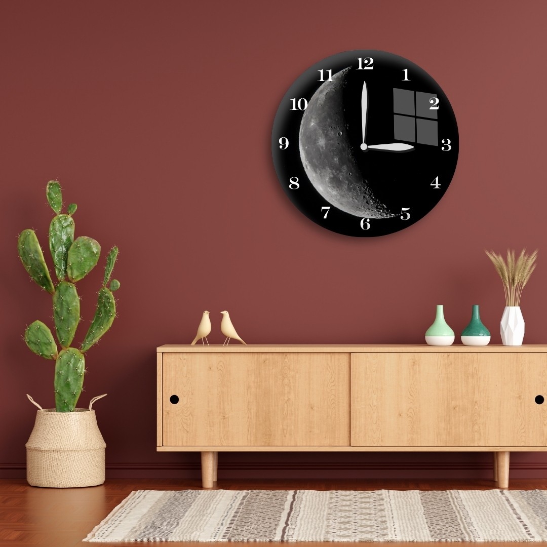 Yarım Ay Desenli Cam Duvar Saati – Modern Siyah Cam Saat