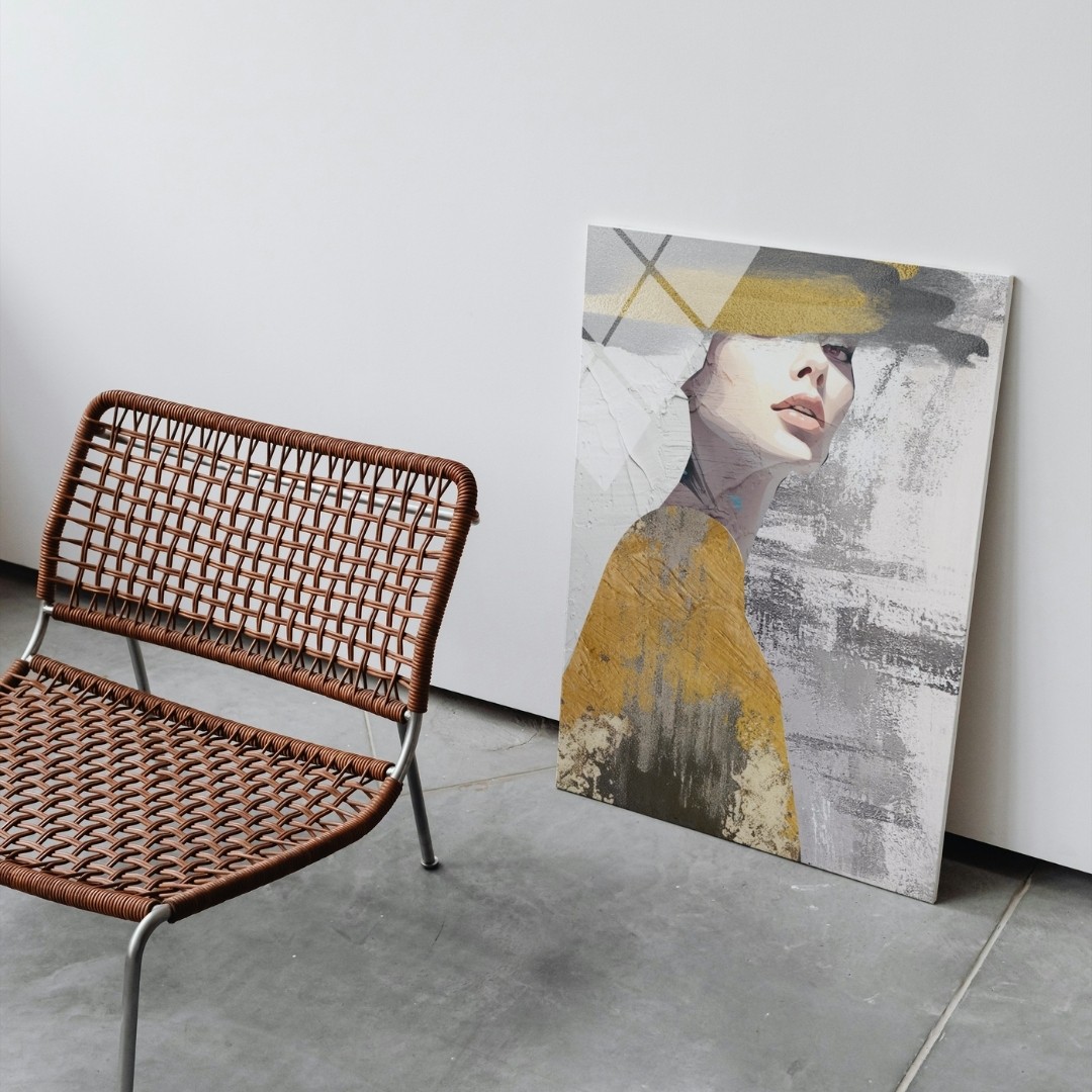 Modern Kadın Portresi Cam Tablo – Sarı ve Gri Soyut Sanat Dekoru