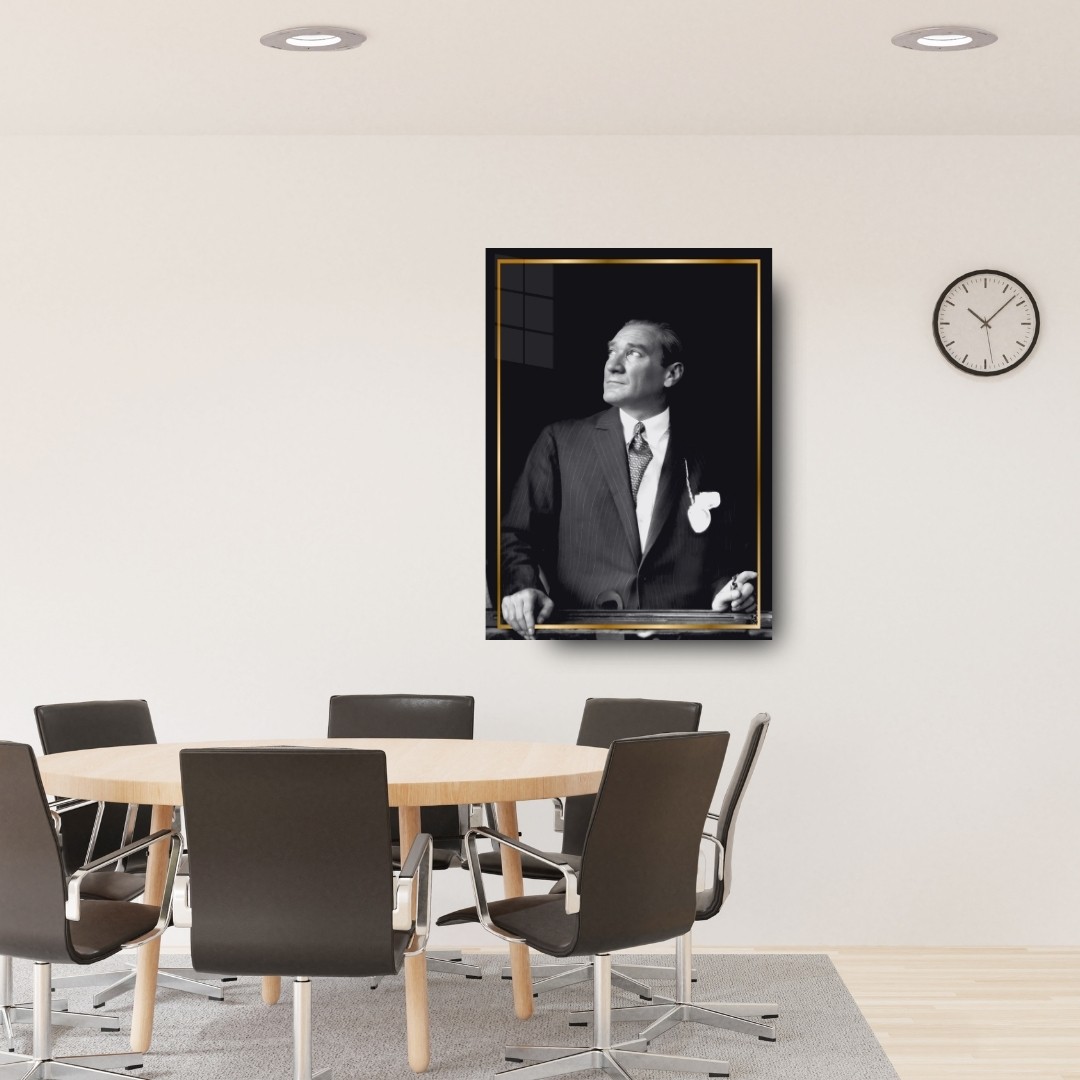 Atatürk Cam Tablo | Siyah Beyaz Gold Detaylı Modern Atatürk Tablosu