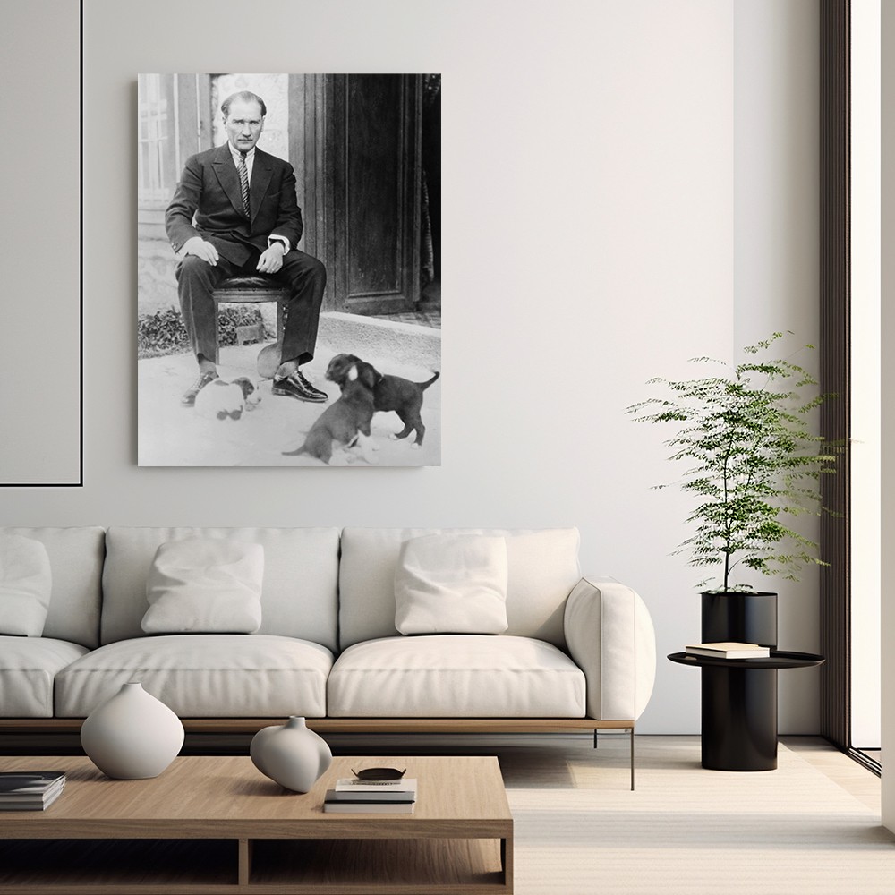 Atatürk ve Köpekler Cam Tablo – Cumhuriyetin Sevgi Dolu Yüzü