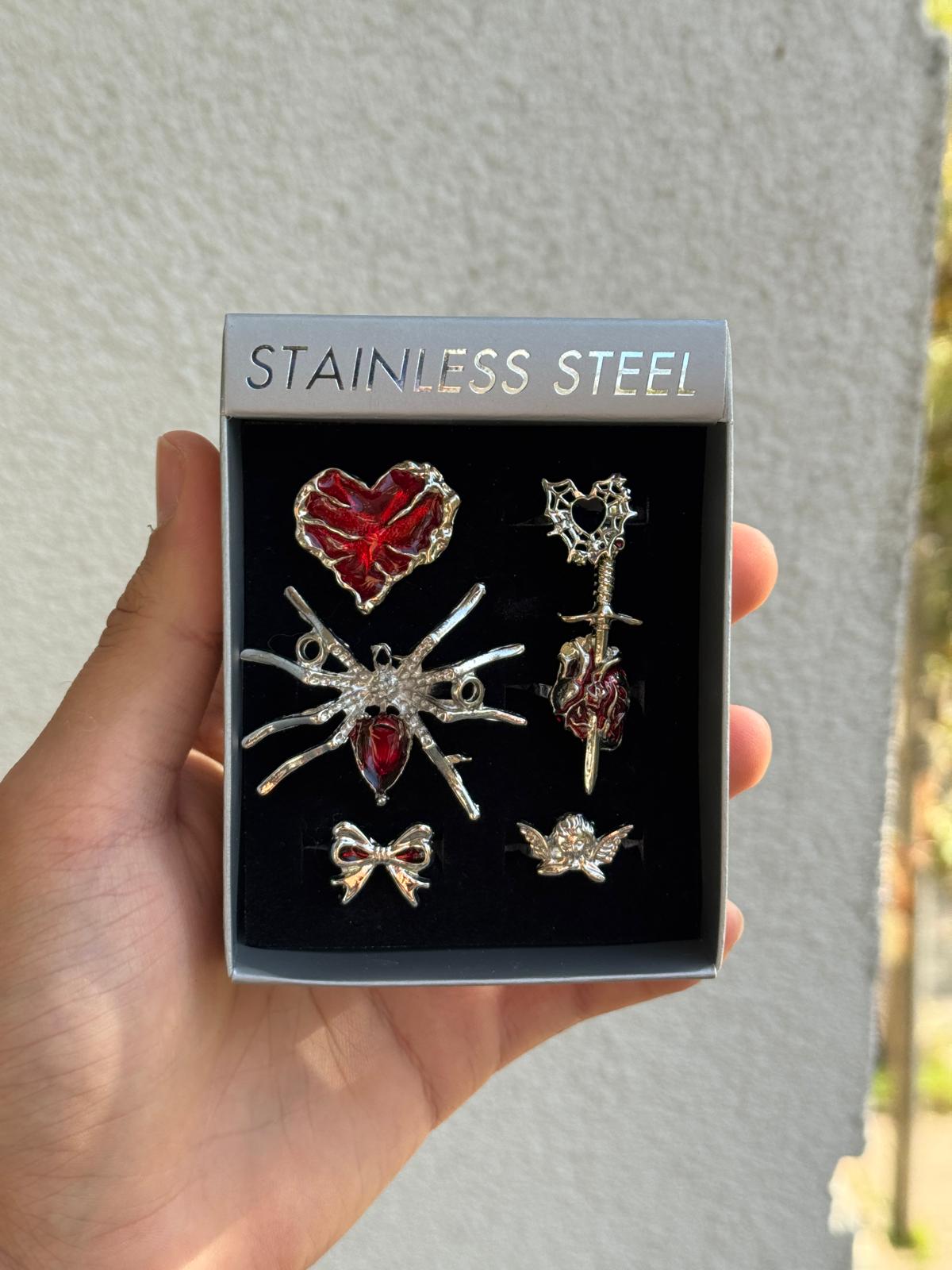 Kırmızı Renk Temalı Yüzük Seti