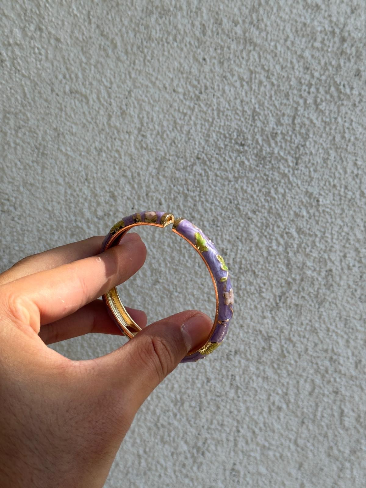 Mor Renk Motifli Kelepçe Bileklik