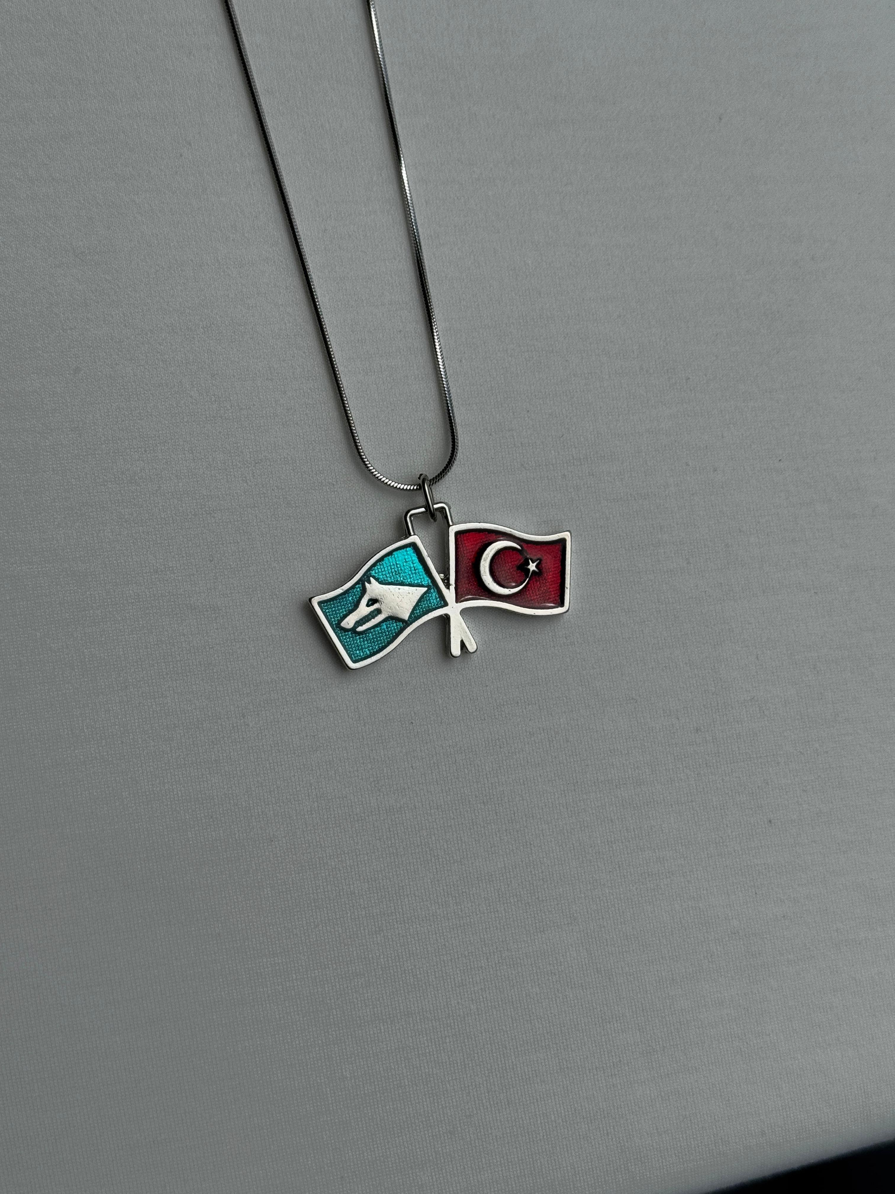 Çelik Zincir Türk Bayrağı Kolye