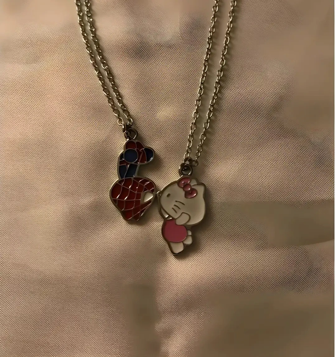 Hello Kitty Spiderman Çift Kolye