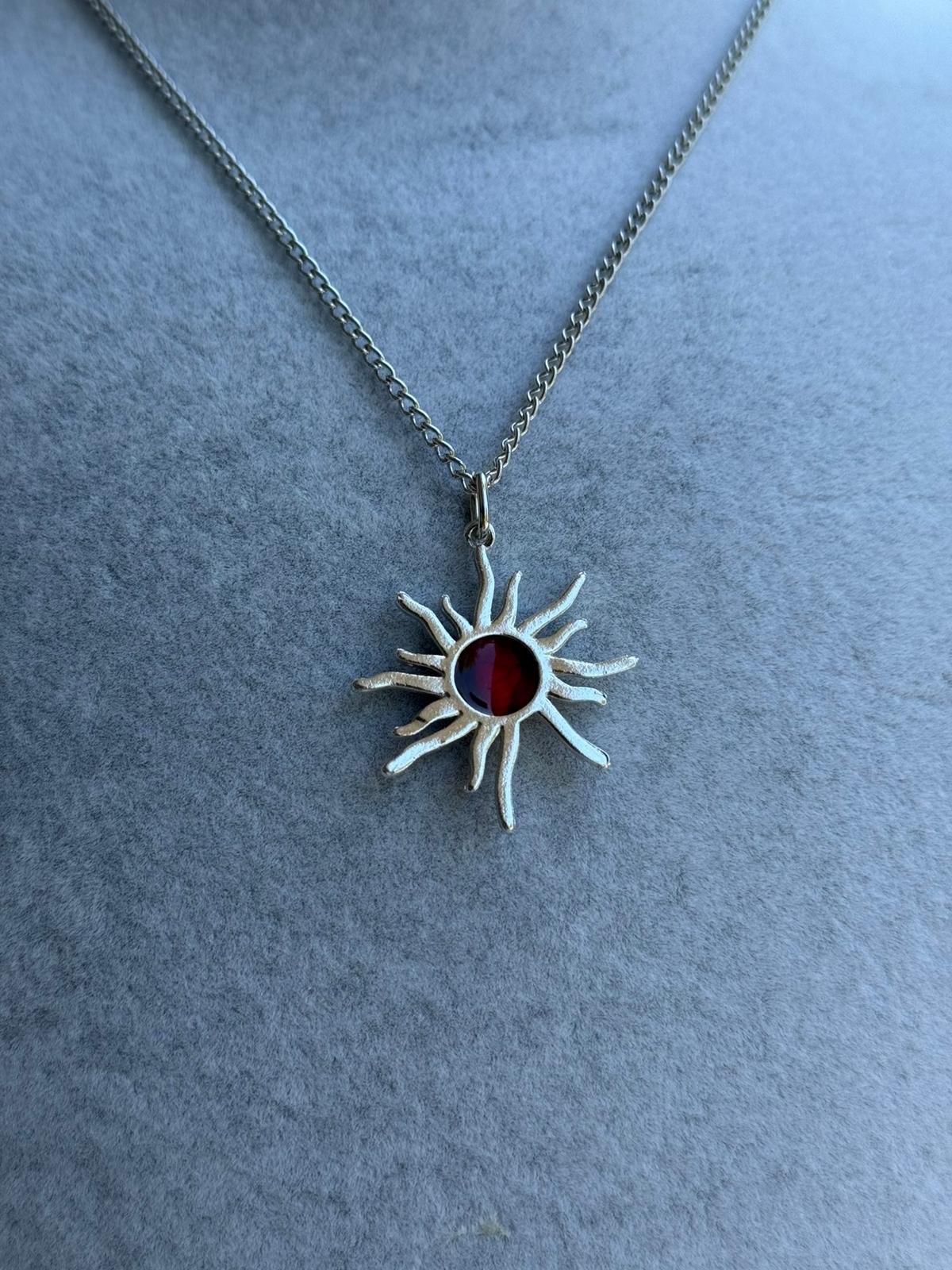 Solar Flame Kolye