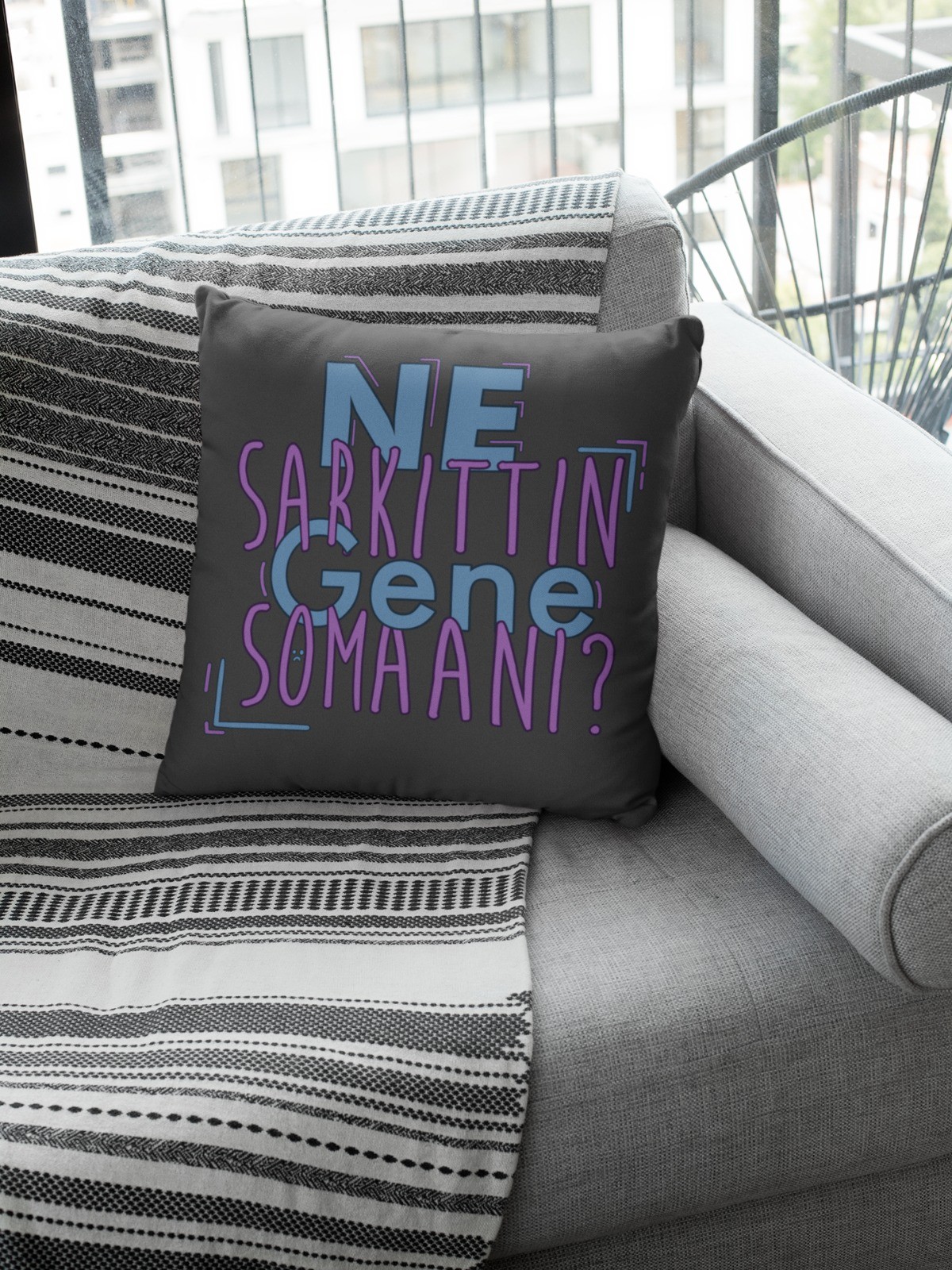Ne Sarkıttın Gene Somaanı? (Kare Yastık)