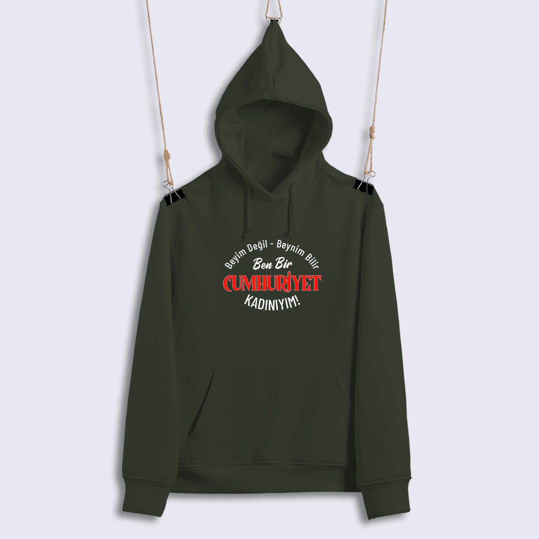Beyim Değil Beynim Bilir Ben Bir Cumhuriyet Kadınıyım (Sweat)