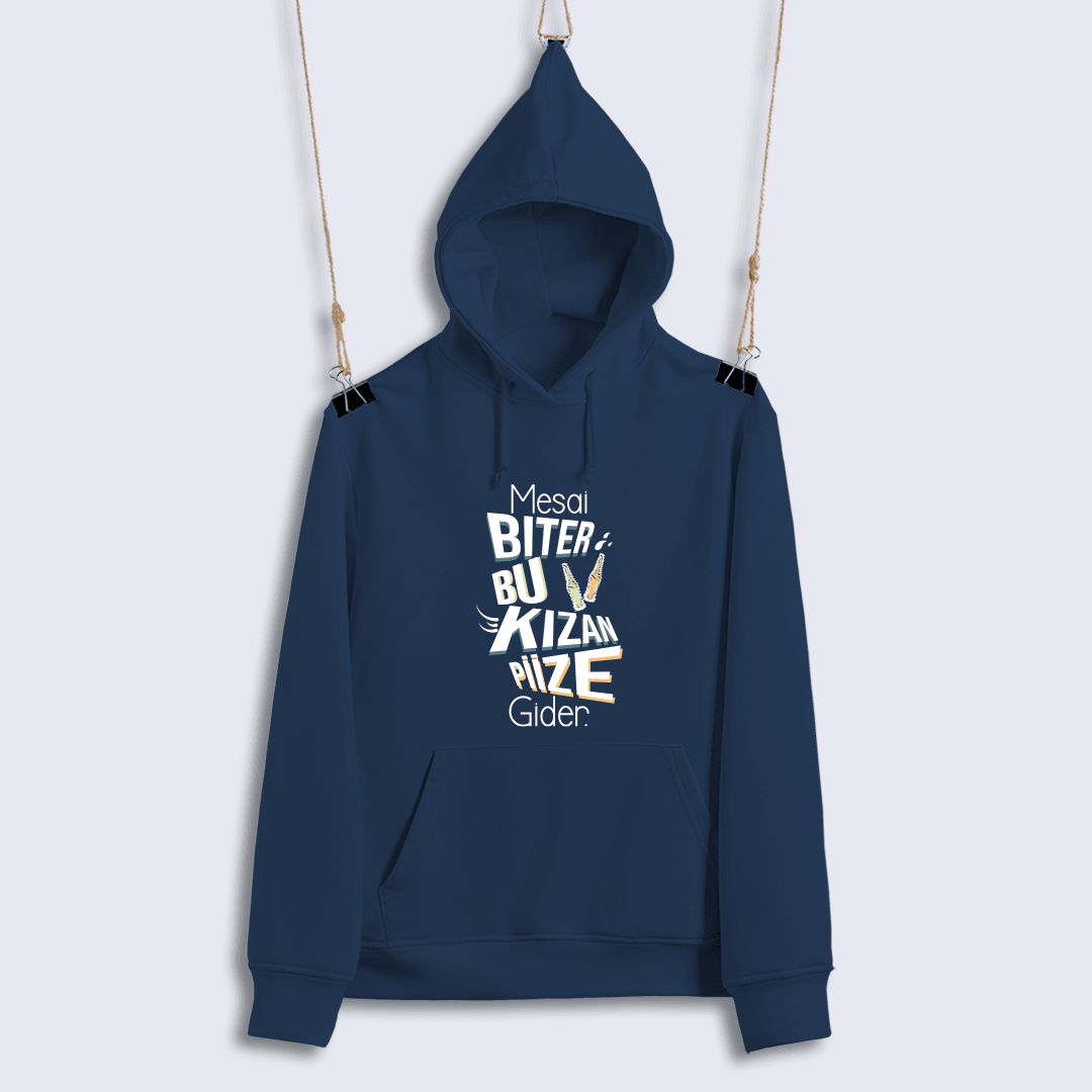 Mesai Biter Bu Kızan Piize Gider (Sweat)